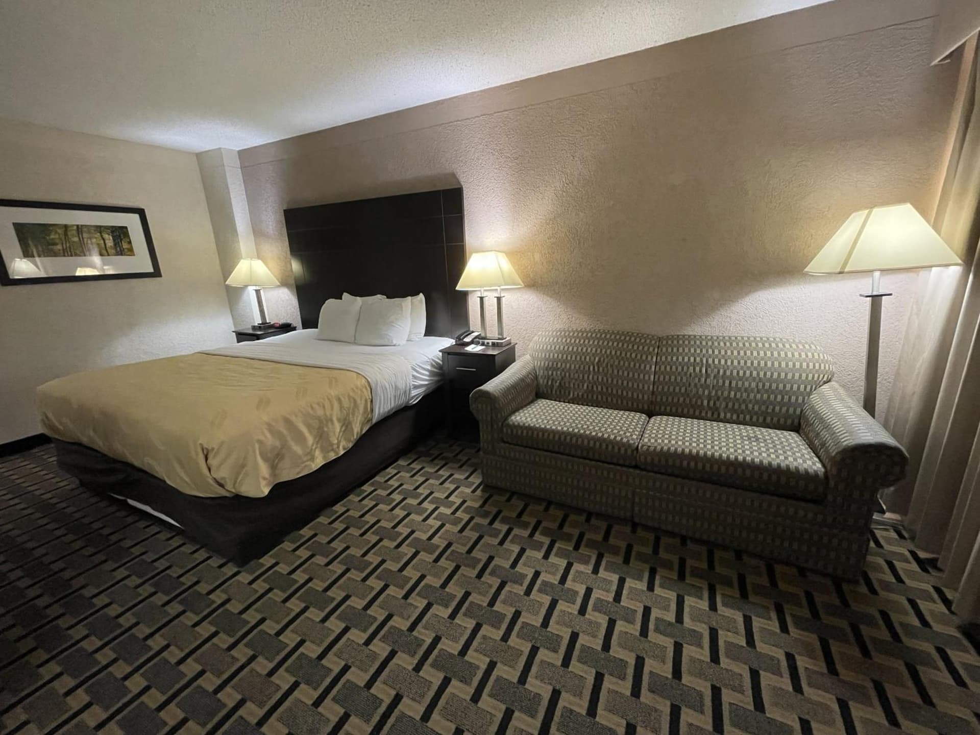 Quality Inn & Suites Cincinnati Downtown Area gallery photo in Cincinnati, OH — image 5