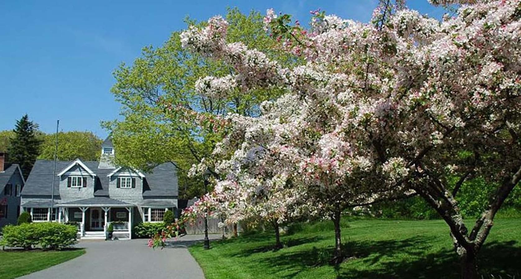 Cape Arundel Inn - Club House featured exterior or lobby in Kennebunkport — similar hotel