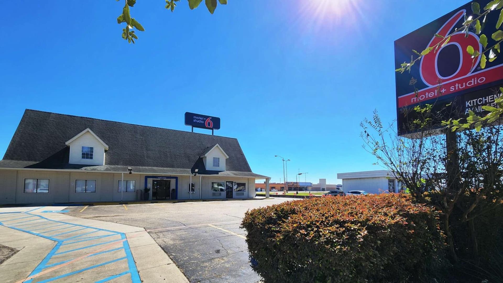 Motel 6-Webster, TX - Houston - Nasa Lake property views in Webster, TX — gallery photo 3