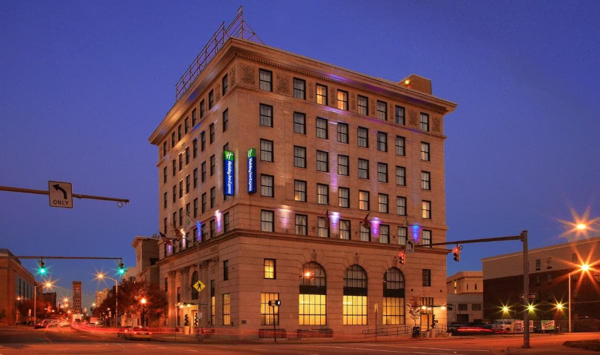 Holiday Inn Express Baltimore-Downtown, an IHG Hotel interior in Baltimore, MD — gallery photo 2