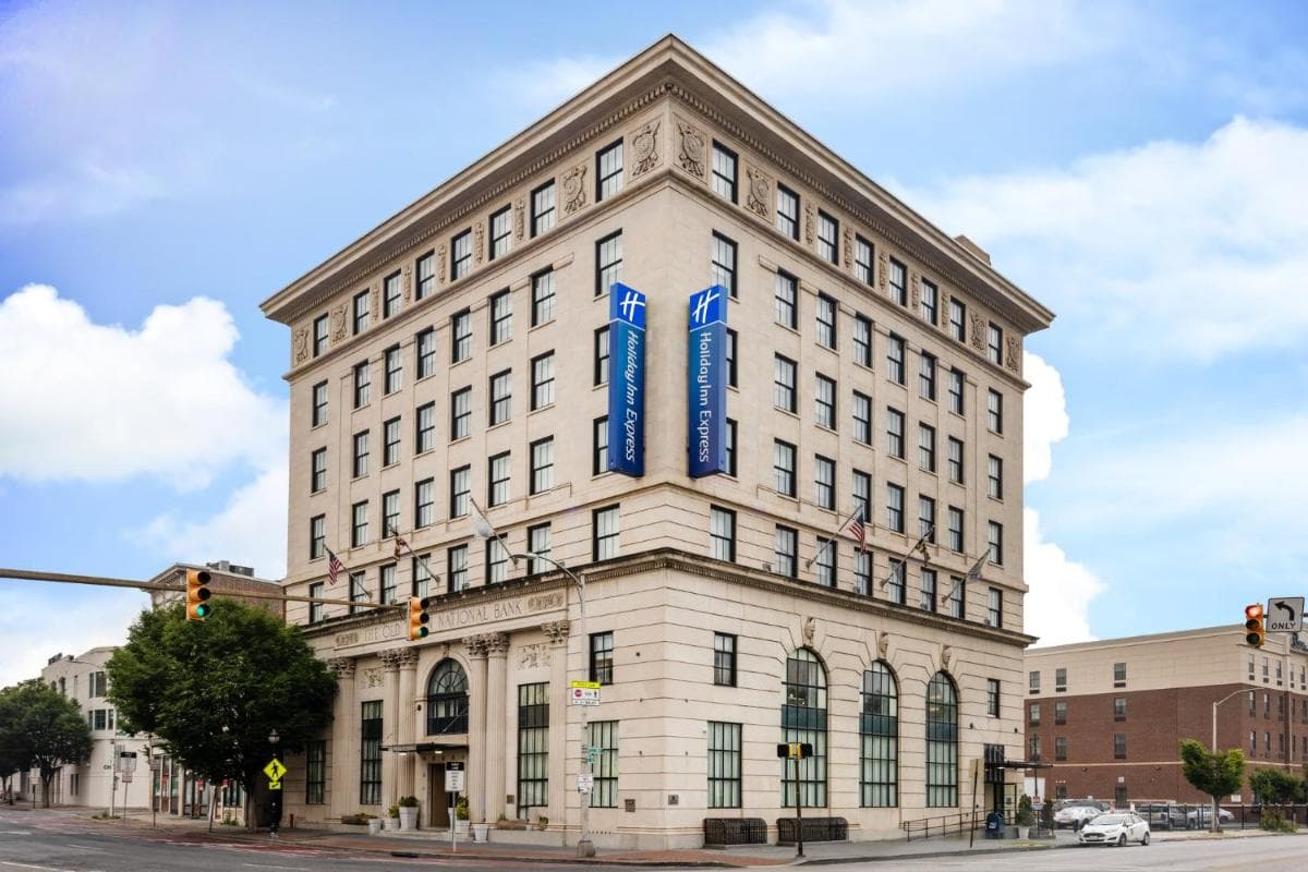 Holiday Inn Express Baltimore-Downtown, an IHG Hotel property views in Baltimore, MD — gallery photo 3
