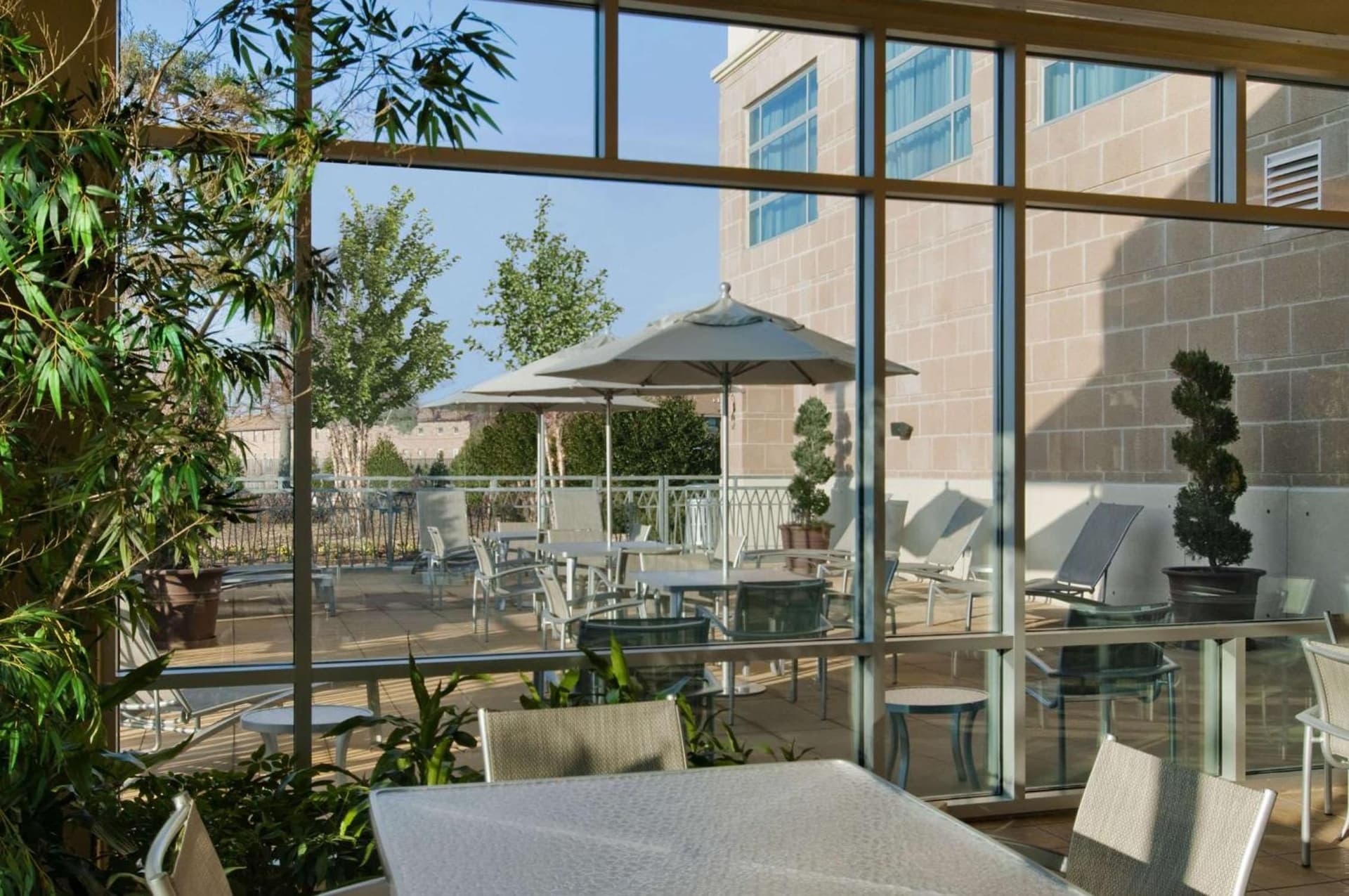 Embassy Suites by Hilton Hampton Convention Center gallery photo in Hampton, VA — image 32