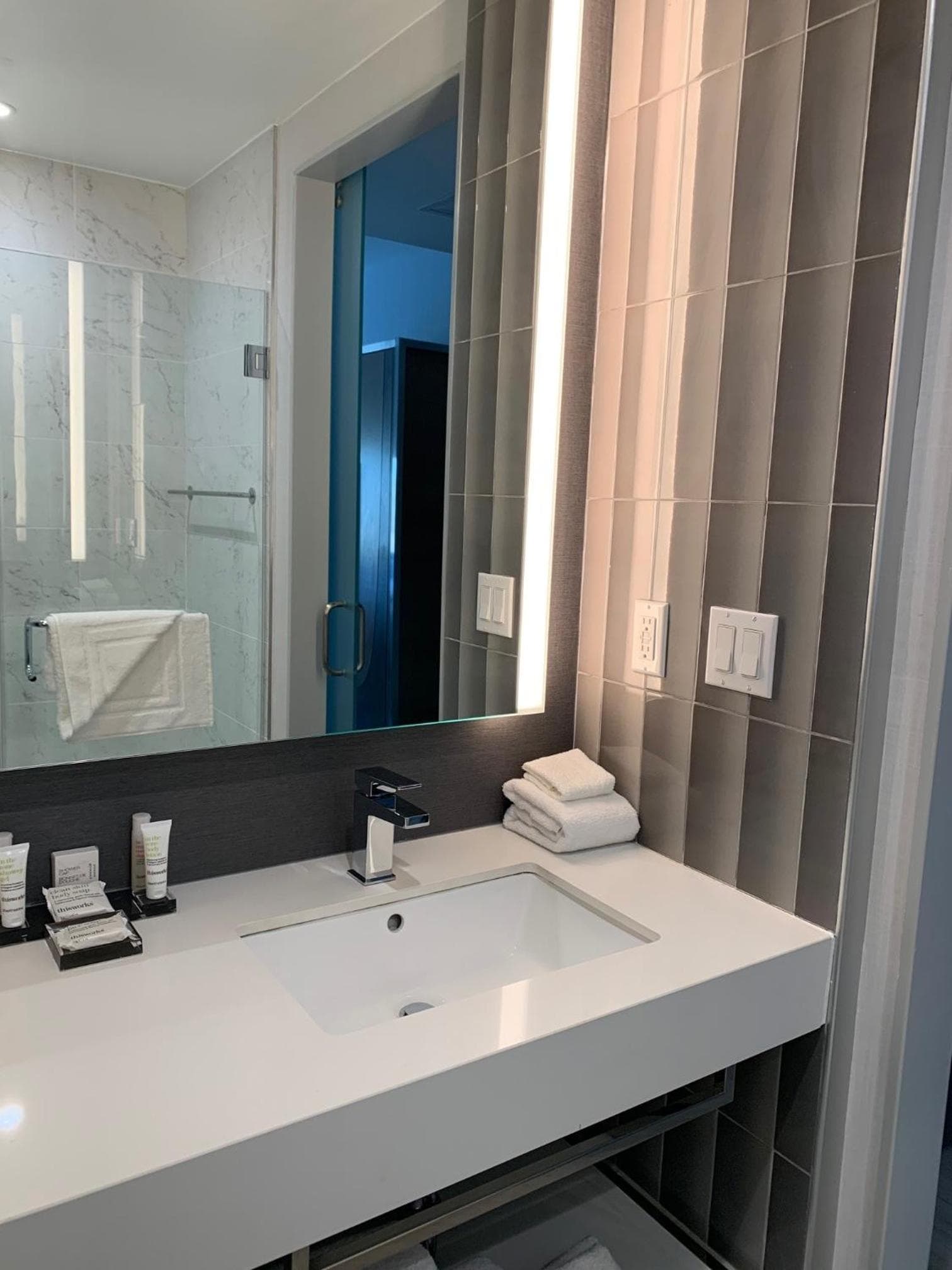 Marriott New York JFK Airport interior in Queens, NY — gallery photo 2