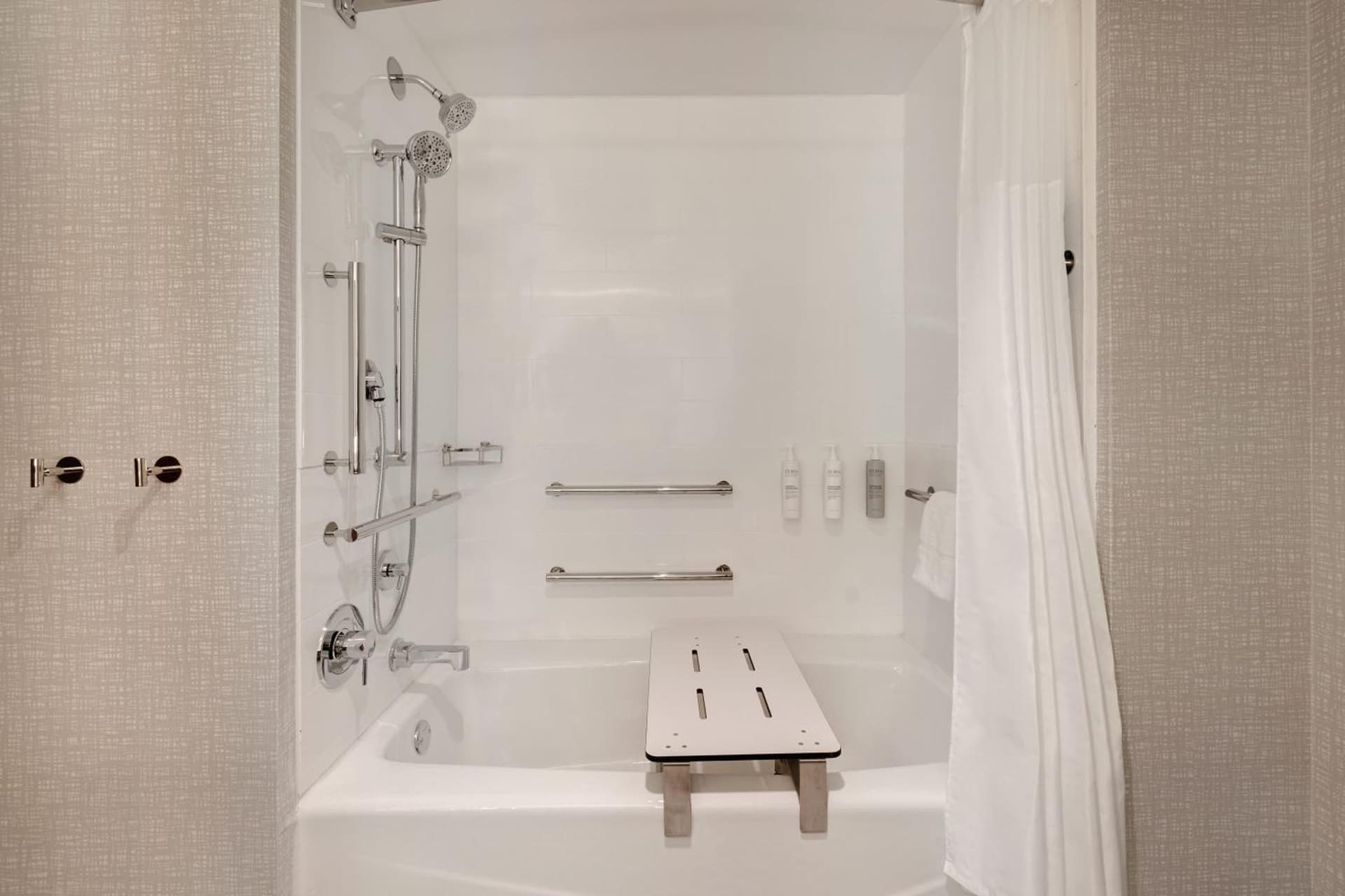 Hampton Inn Chicago Orland Park gallery photo in Orland Park, IL — image 17