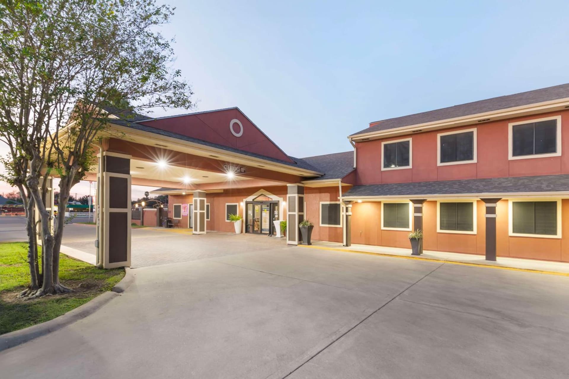 Best Western Plus Edinburg Inn & Suites exterior or lobby in Edinburg, TX — main listing photo