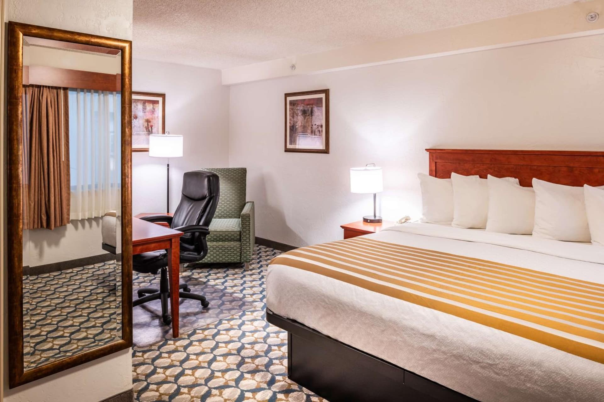 Best Western Vista Inn at the Airport property views in Boise, ID — gallery photo 3