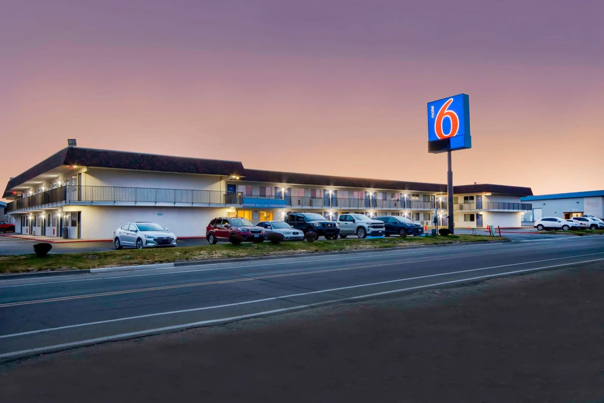 Motel 6-Farmington, NM featured exterior or lobby in Farmington, NM — similar hotel