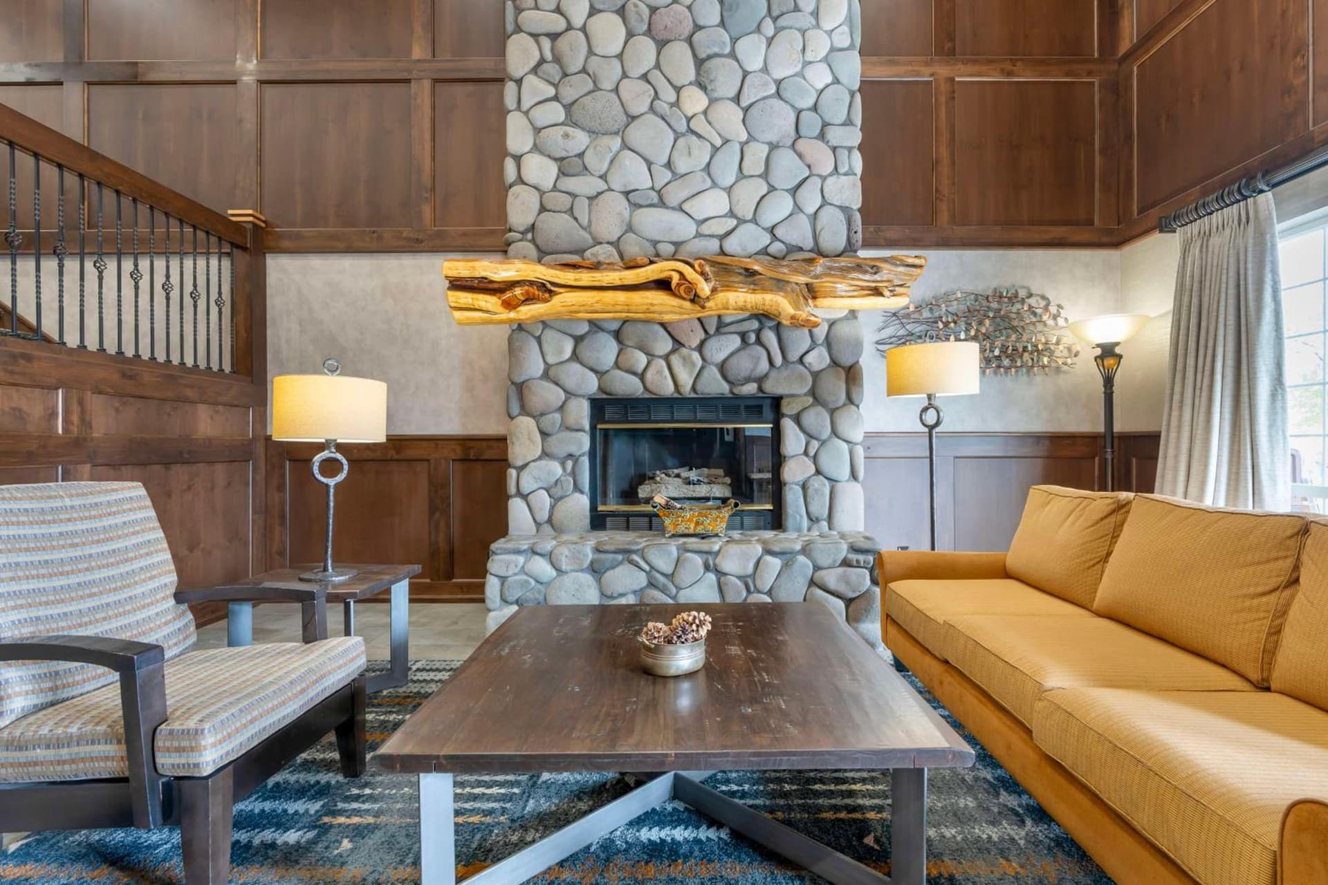 Best Western Bend North interior in Bend, OR — gallery photo 2
