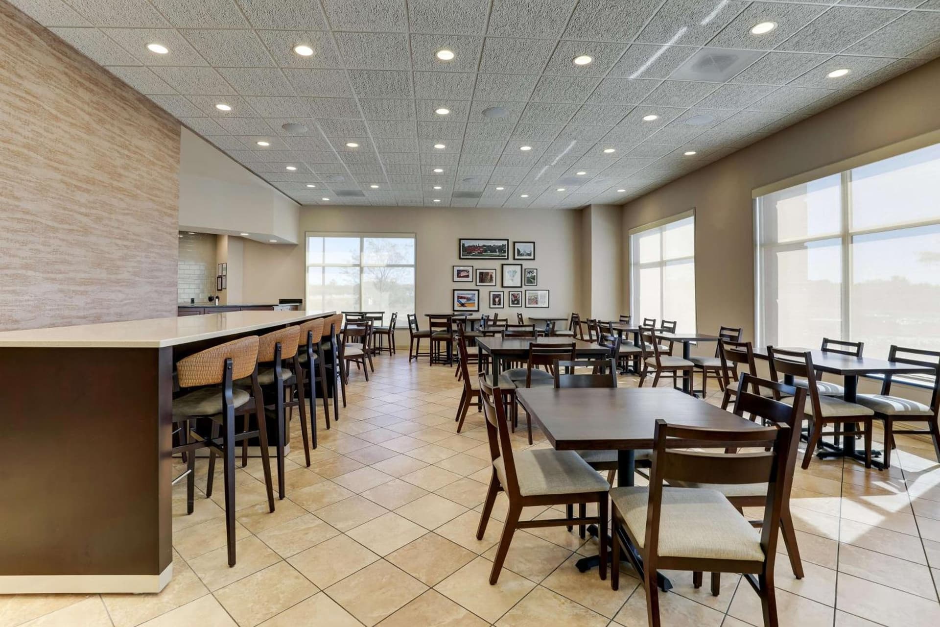 Drury Inn & Suites Independence Kansas City property views in Blue Springs, MO — gallery photo 3