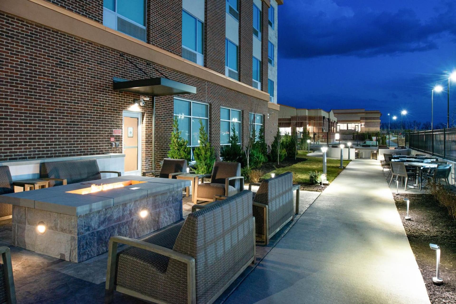 Four Points by Sheraton Kansas City Olathe gallery photo in Olathe, KS — image 5