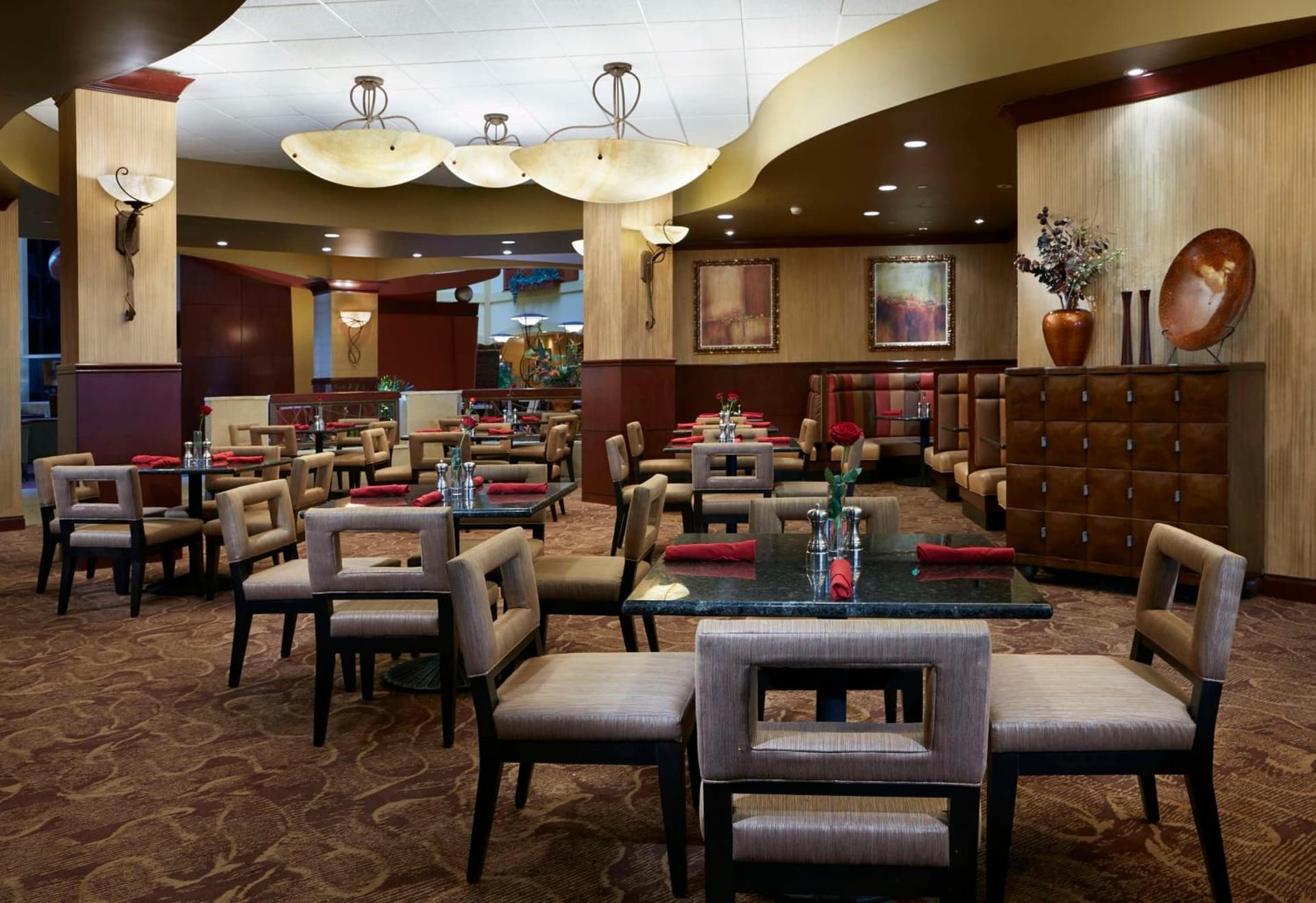 Embassy Suites by Hilton Hampton Convention Center gallery photo in Hampton, VA — image 11