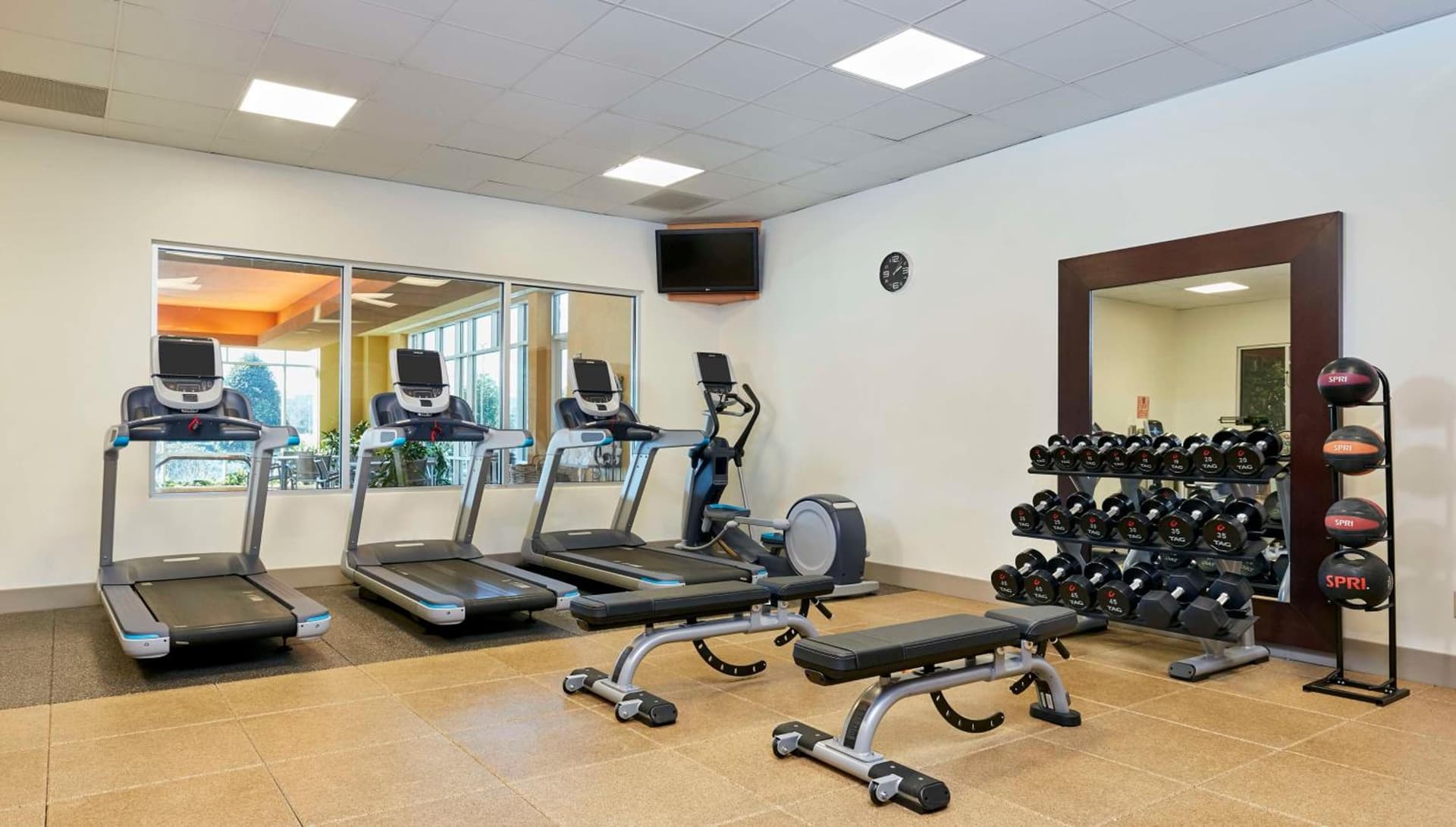 Embassy Suites by Hilton Hampton Convention Center gallery photo in Hampton, VA — image 16