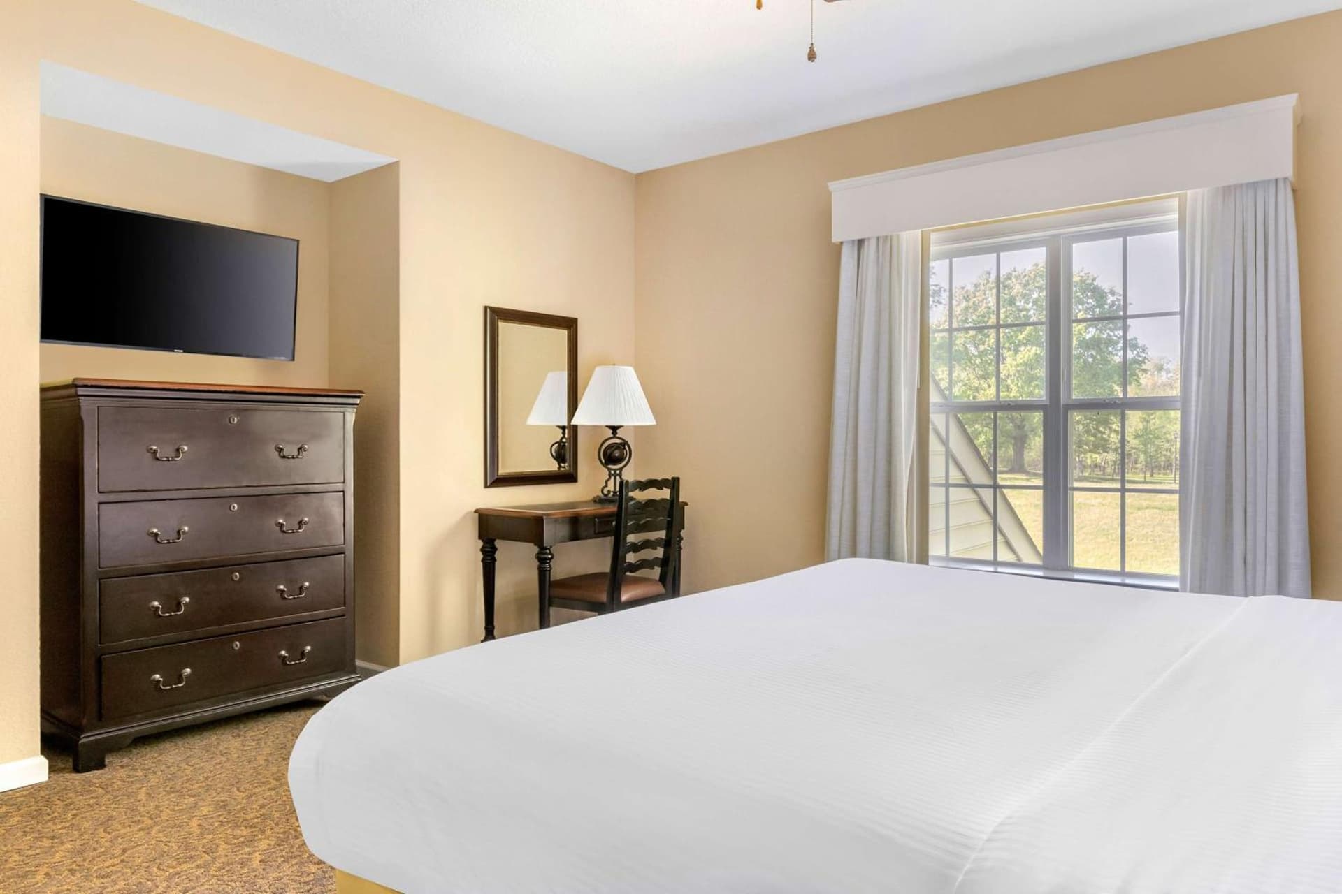 Hilton Vacation Club The Historic Powhatan Williamsburg gallery photo in Williamsburg, VA — image 14