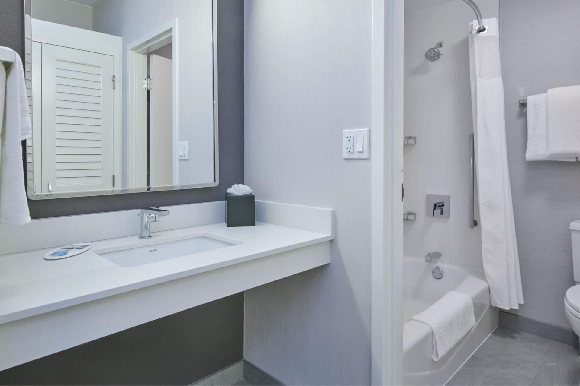 Courtyard by Marriott Detroit Livonia gallery photo in Livonia, MI — image 18