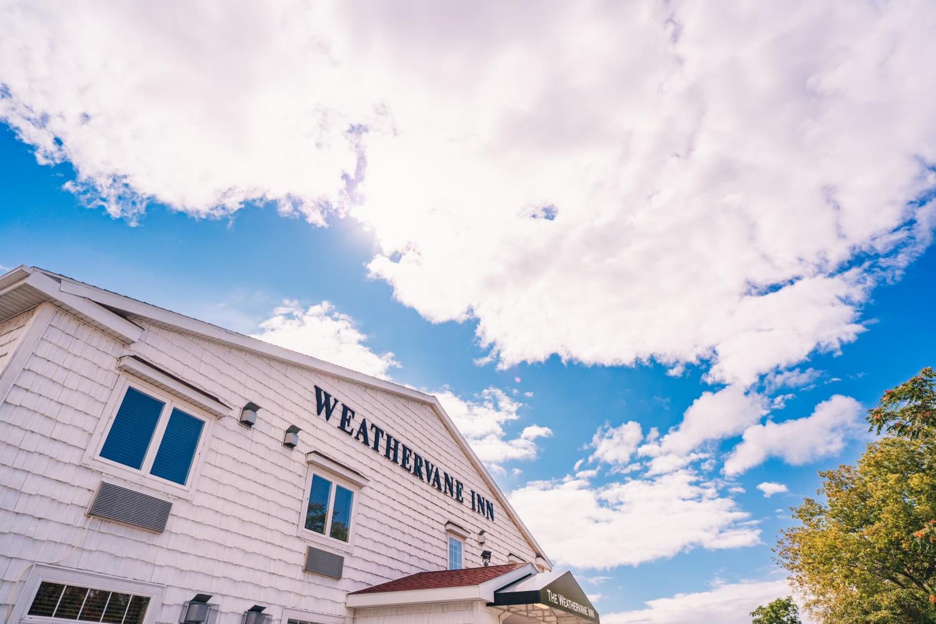 Weathervane Inn gallery photo in Montague, MI — image 6