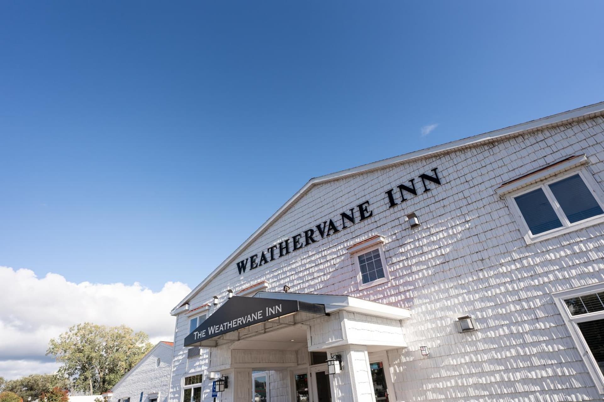 Weathervane Inn gallery photo in Montague, MI — image 92
