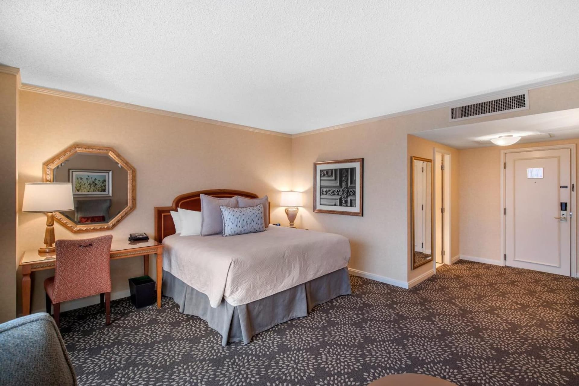 Omni Las Colinas Hotel gallery photo in Irving, TX — image 32