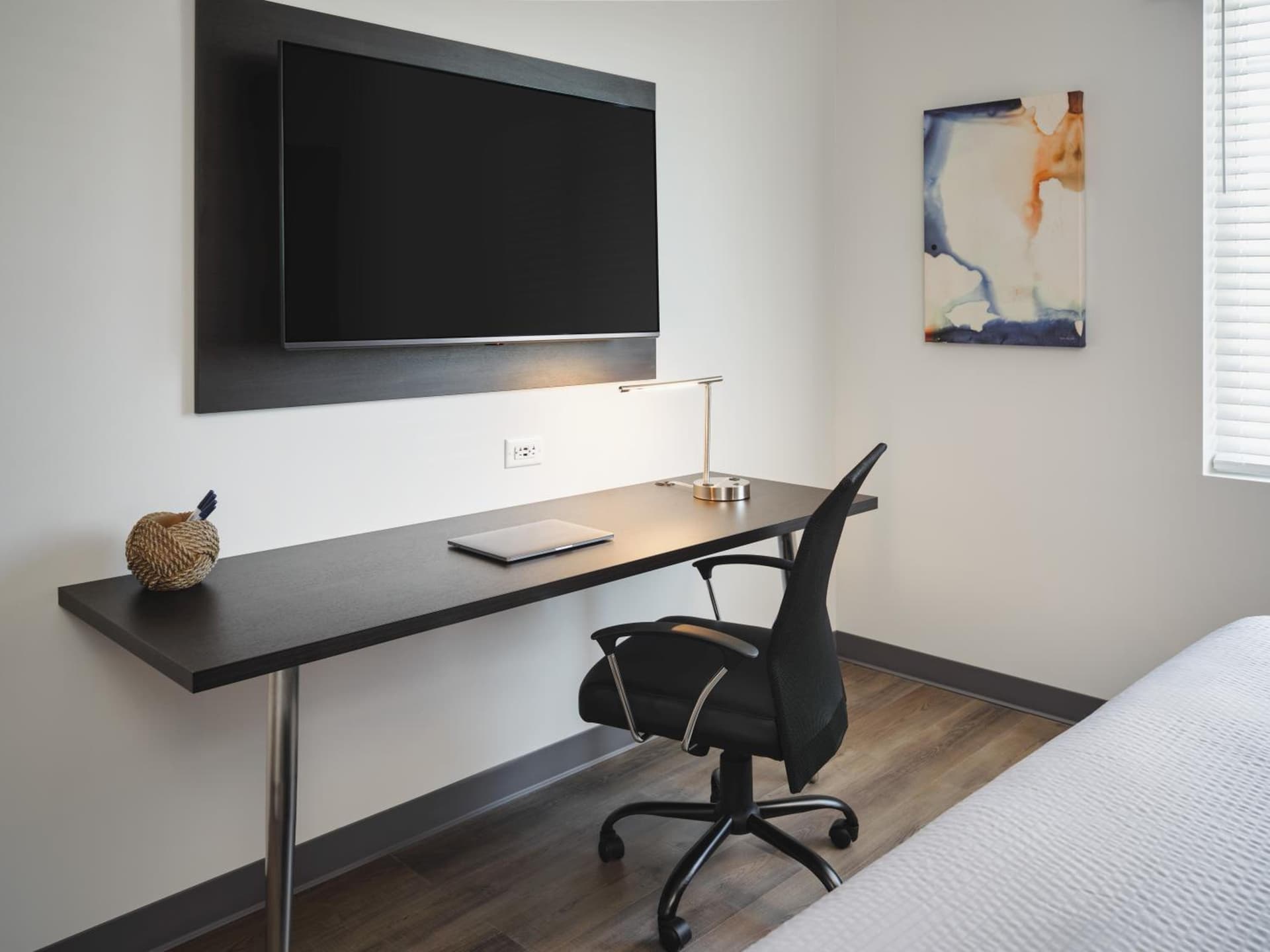 stayAPT Suites Auburn gallery photo in Auburn, AL — image 5