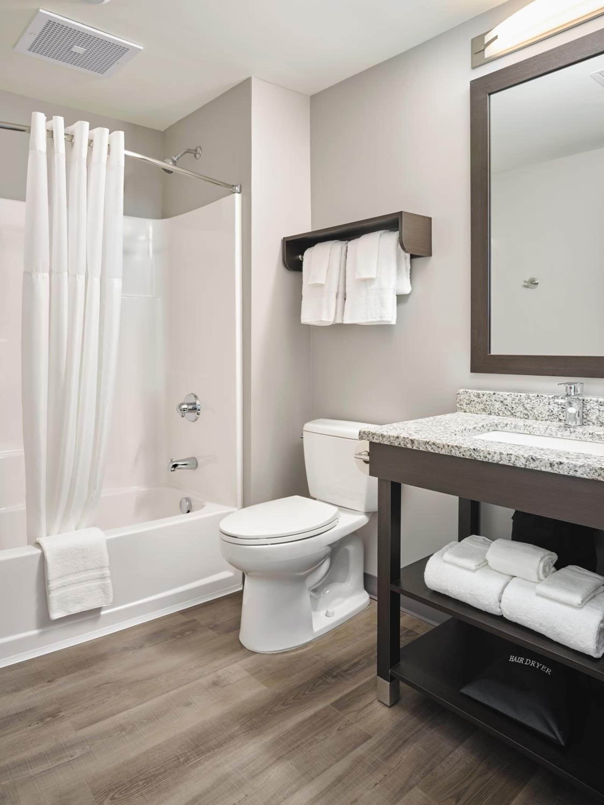 stayAPT Suites Auburn gallery photo in Auburn, AL — image 13