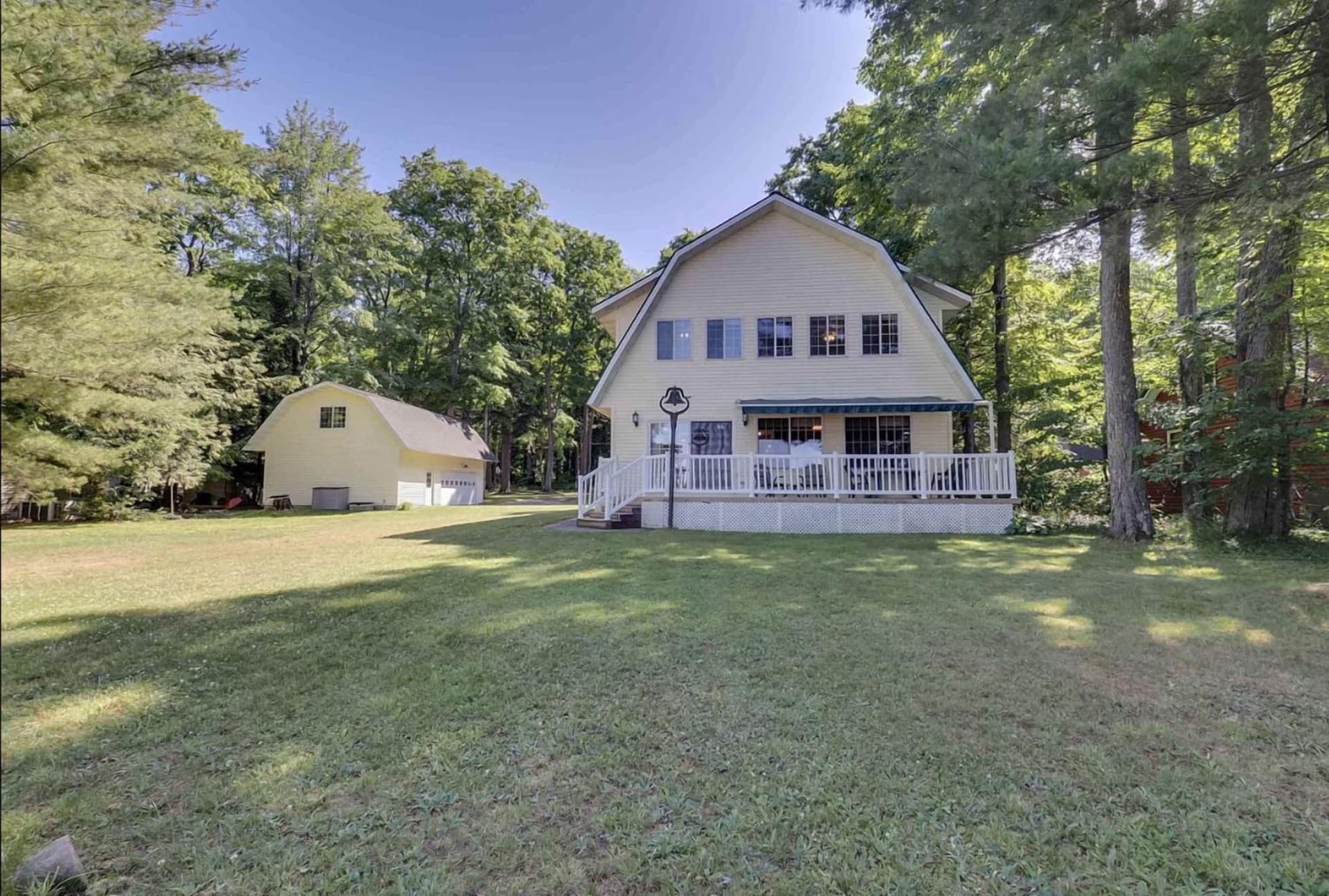 Lake Manistee Lodge Ski & Snowmobile Hideout — hotel in Kalkaska, Michigan