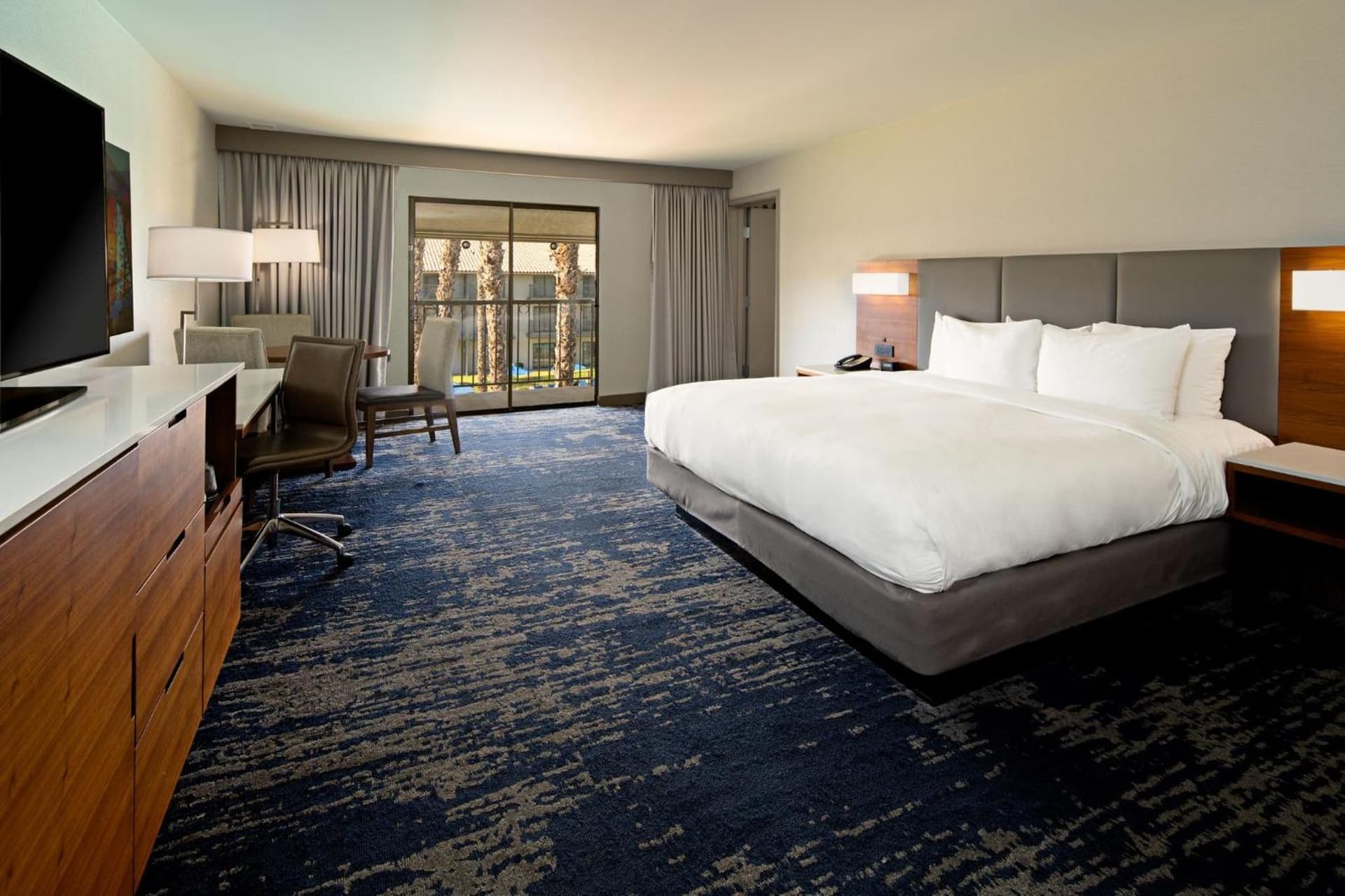 DoubleTree by Hilton Bakersfield gallery photo in Bakersfield, CA — image 9