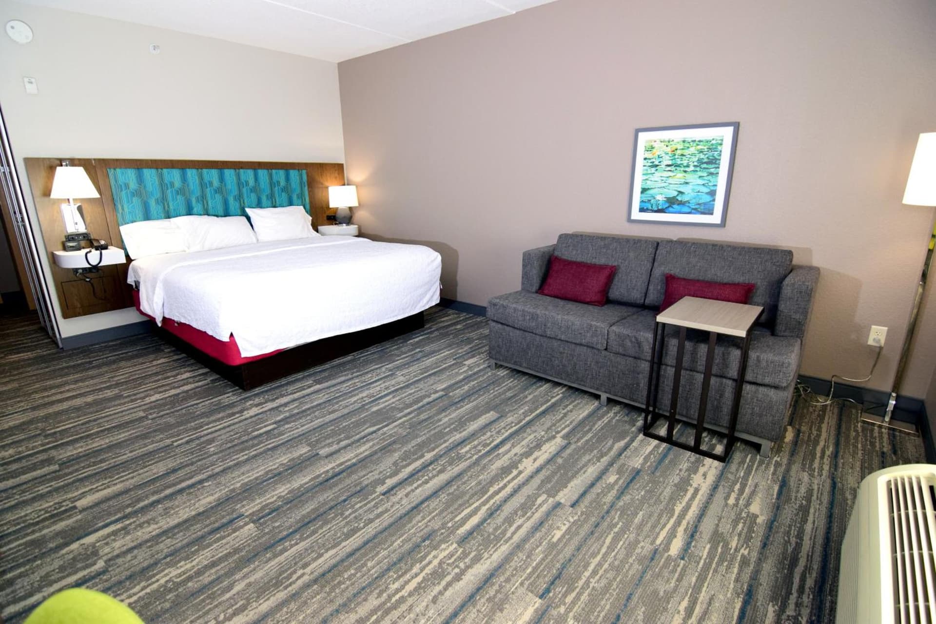 Hampton Inn Leesburg Tavares interior in Leesburg, FL — gallery photo 2