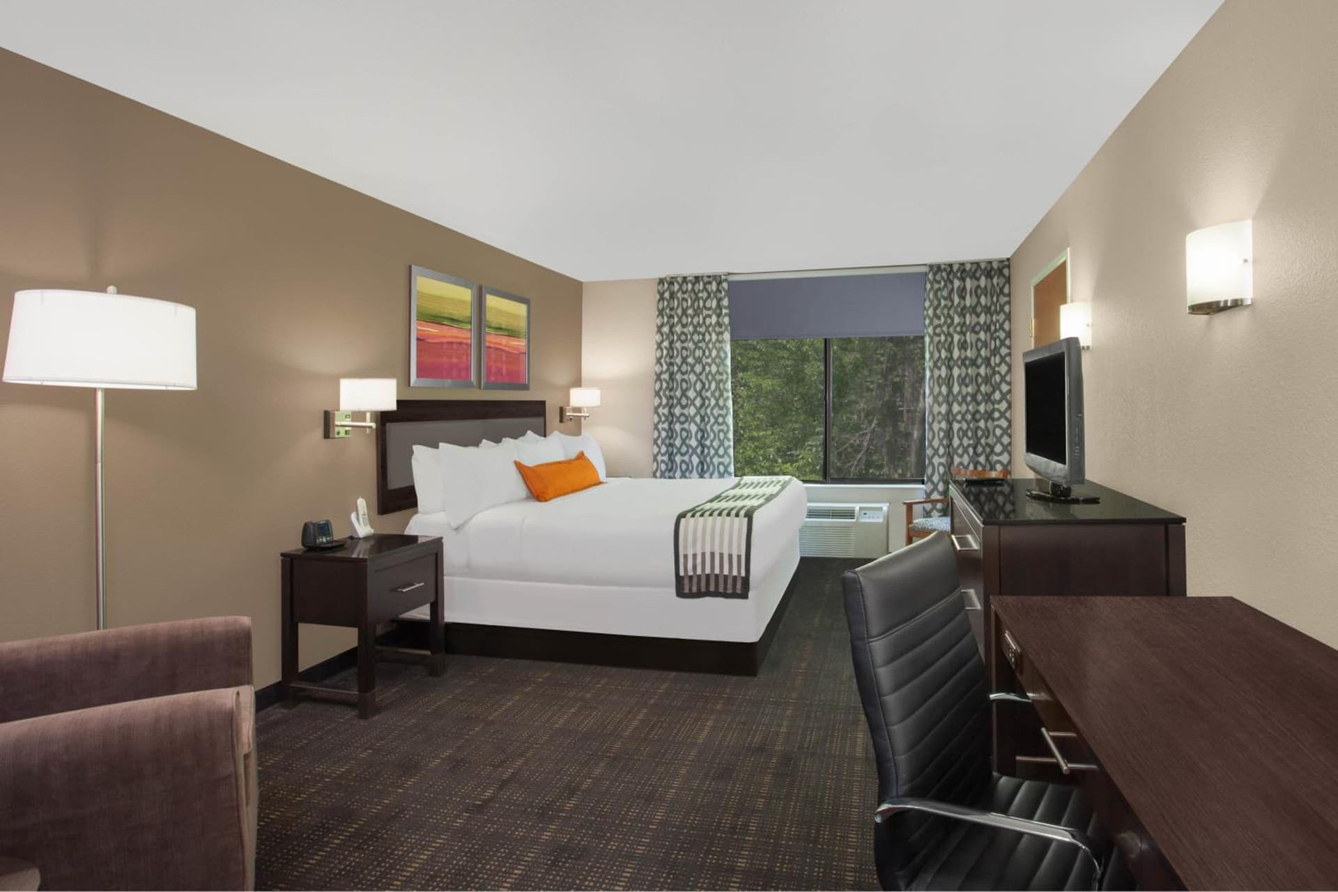 Wingate by Wyndham Columbia property views in Columbia, MO — gallery photo 3