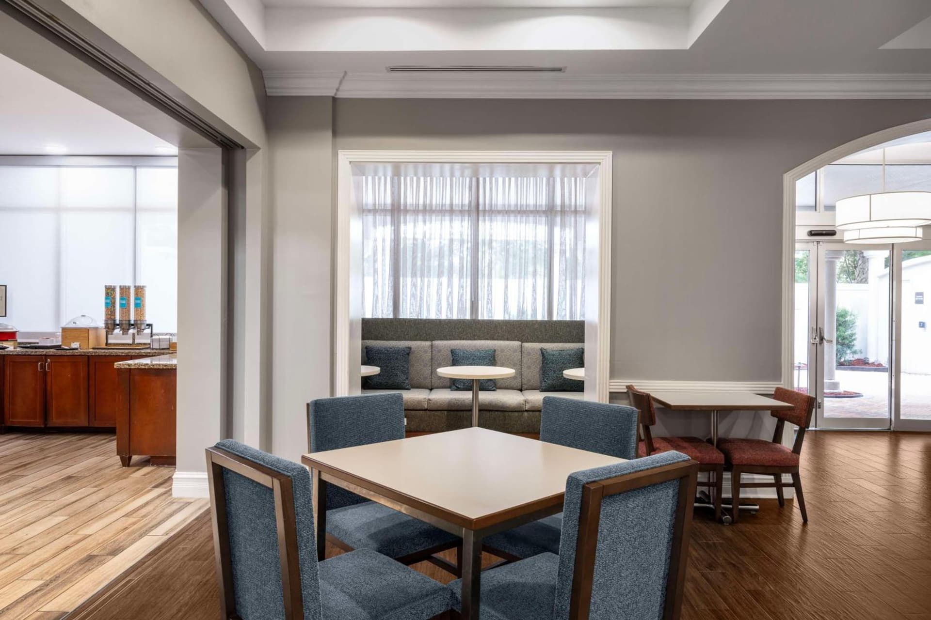 Hampton Inn West Palm Beach Central Airport gallery photo in West Palm Beach, FL — image 9