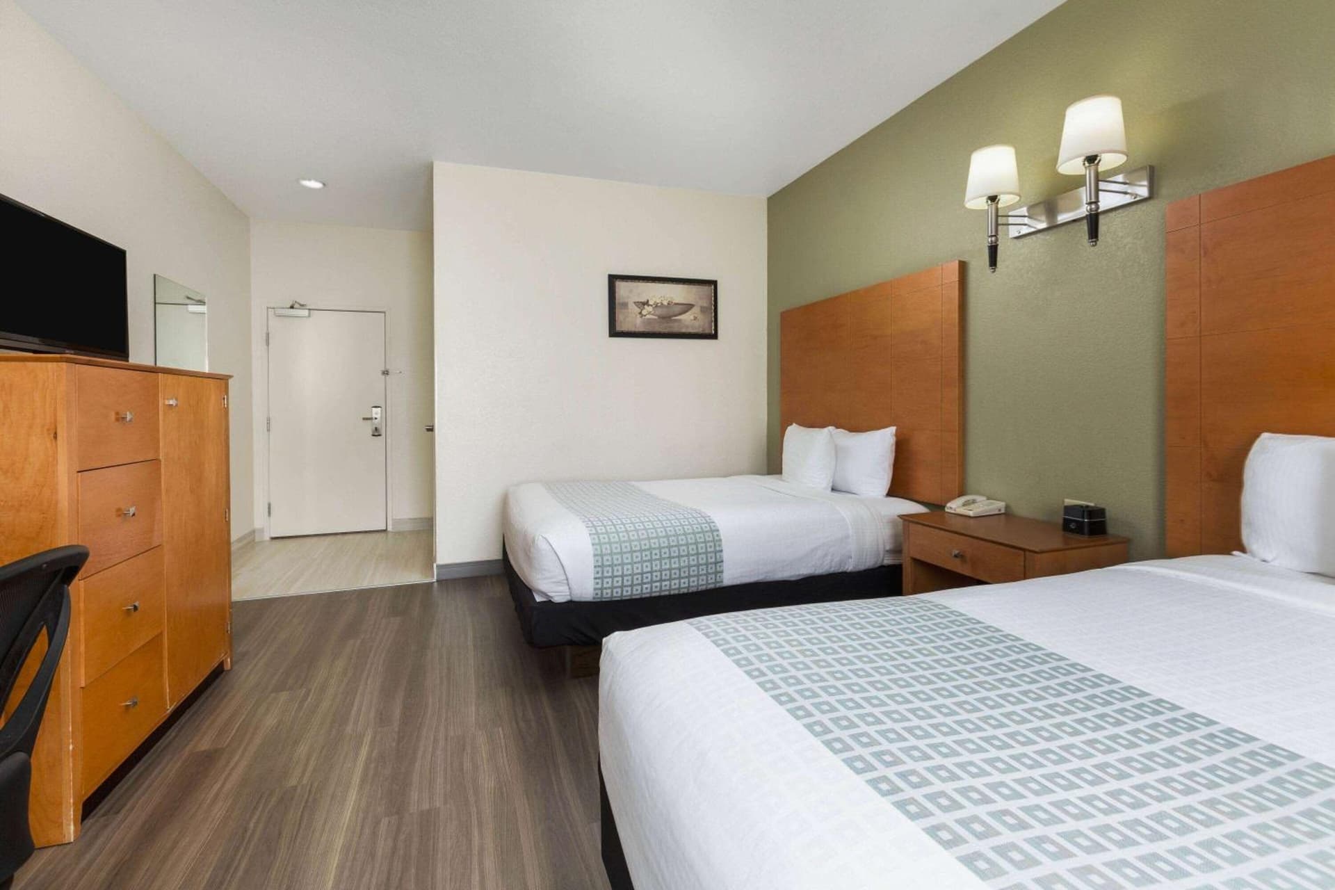 La Quinta by Wyndham Tulare interior in Tulare, CA — gallery photo 2