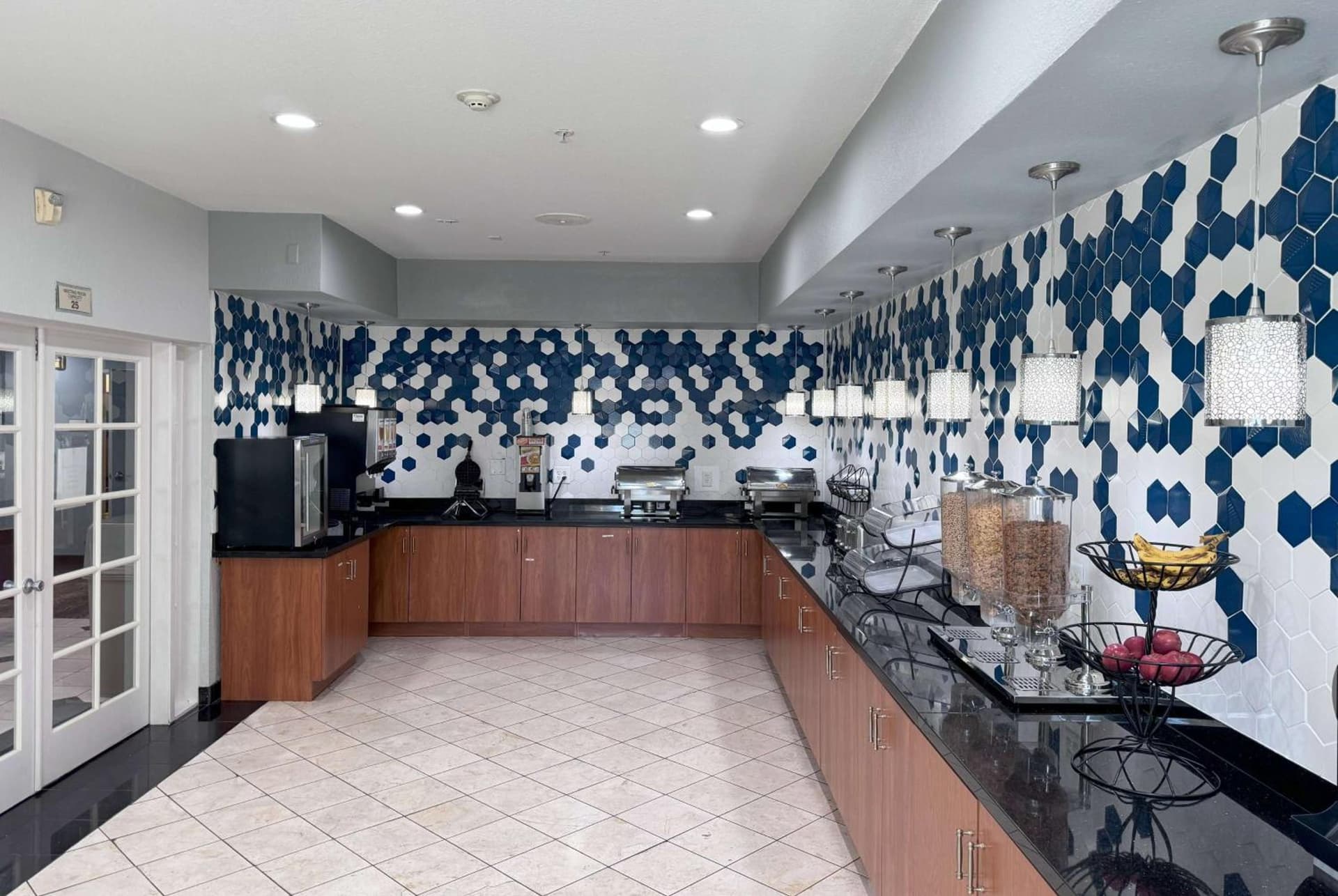 La Quinta by Wyndham Tulare property views in Tulare, CA — gallery photo 3