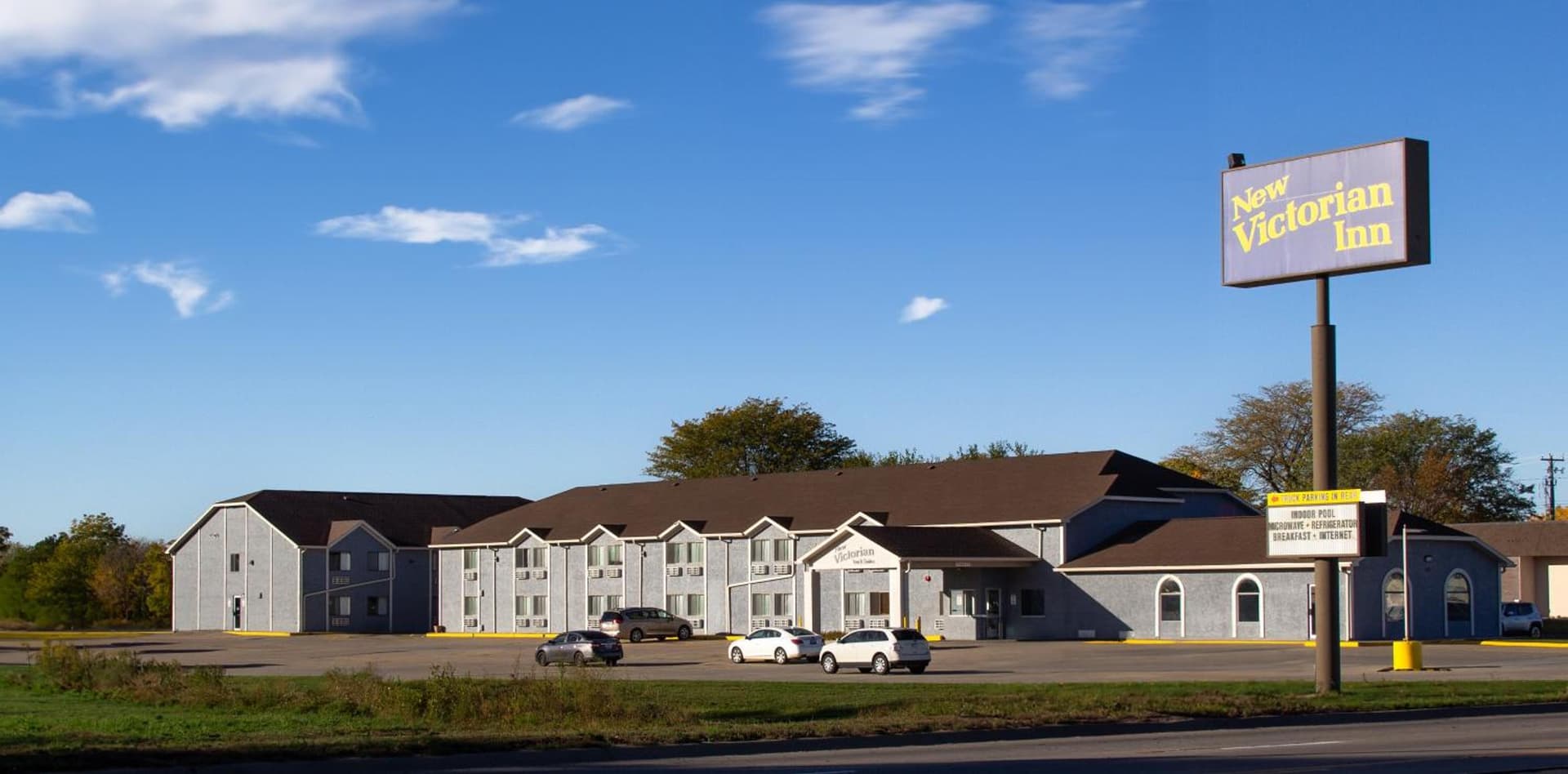 New Victorian Inn & Suites-Norfolk featured exterior or lobby in Norfolk, NE — similar hotel