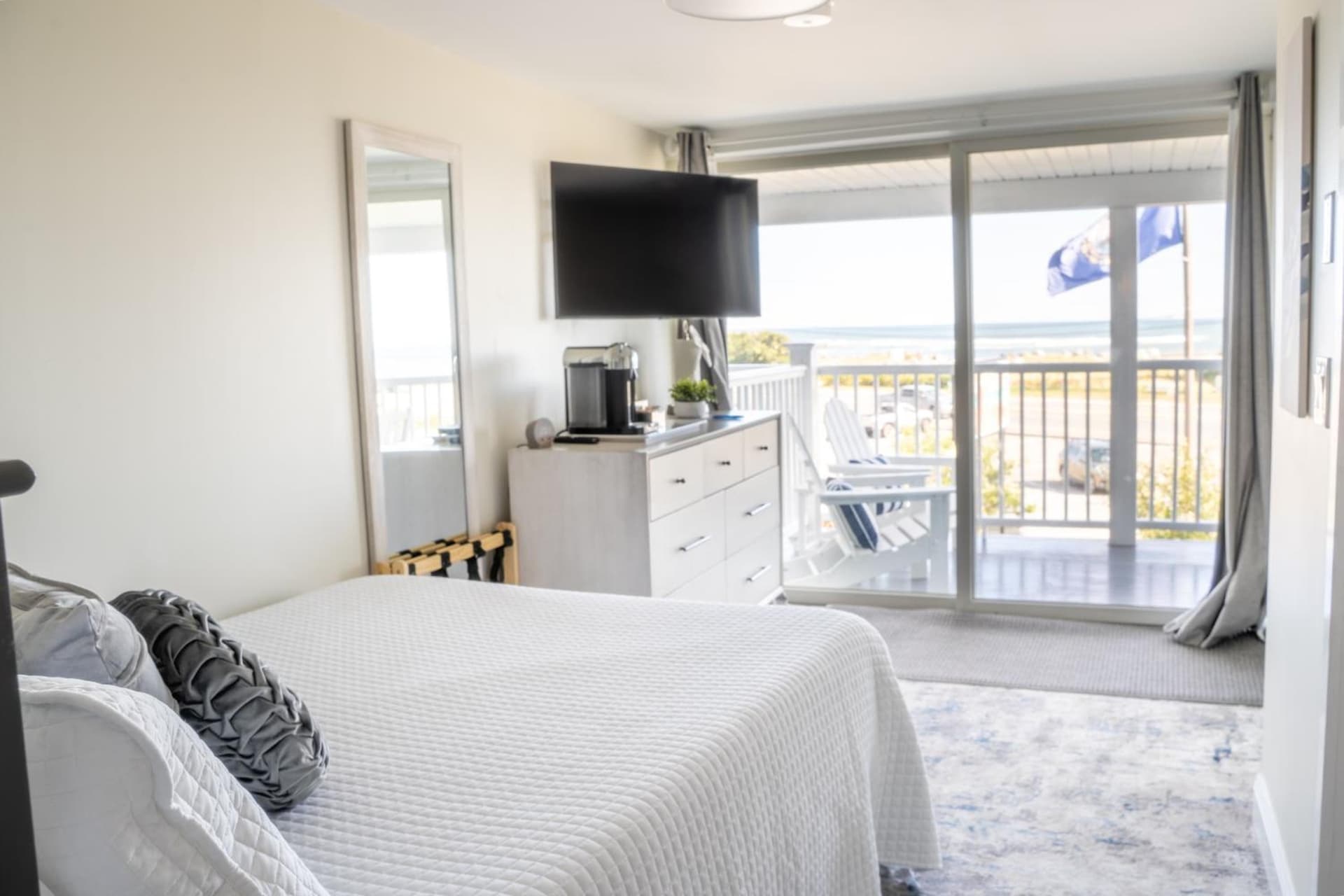 935 Ocean, a Beachside Inn gallery photo in Hampton — image 5