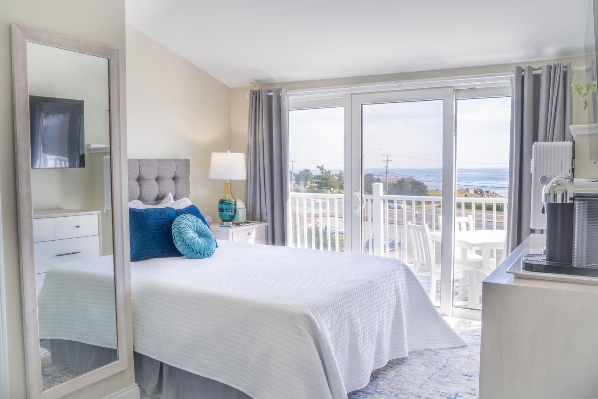 935 Ocean, a Beachside Inn gallery photo in Hampton — image 64