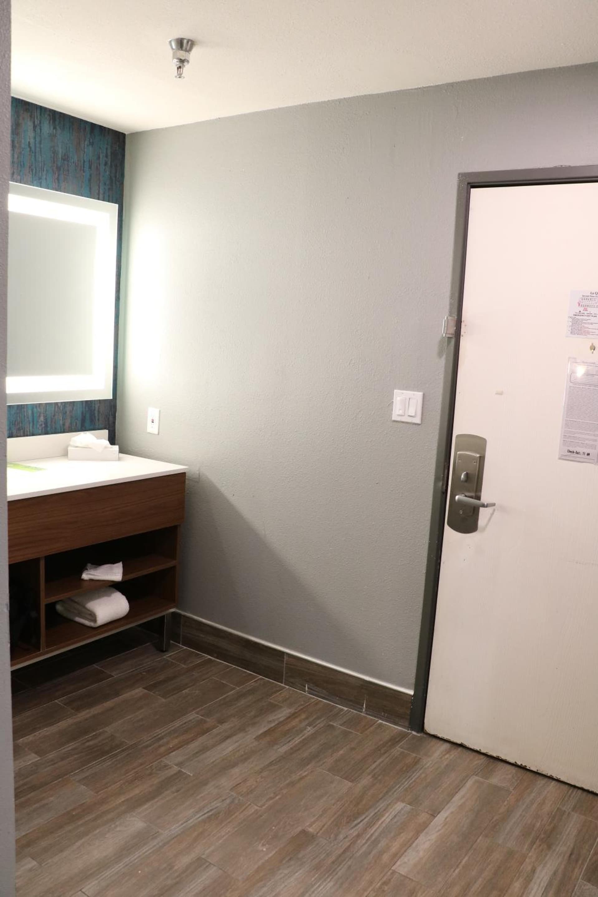 La Quinta by Wyndham Chicago Gurnee gallery photo in Gurnee, IL — image 33