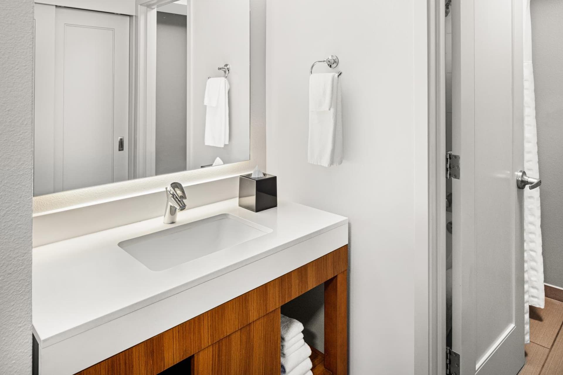 Hyatt Place Waikiki Beach gallery photo in Honolulu, HI — image 113