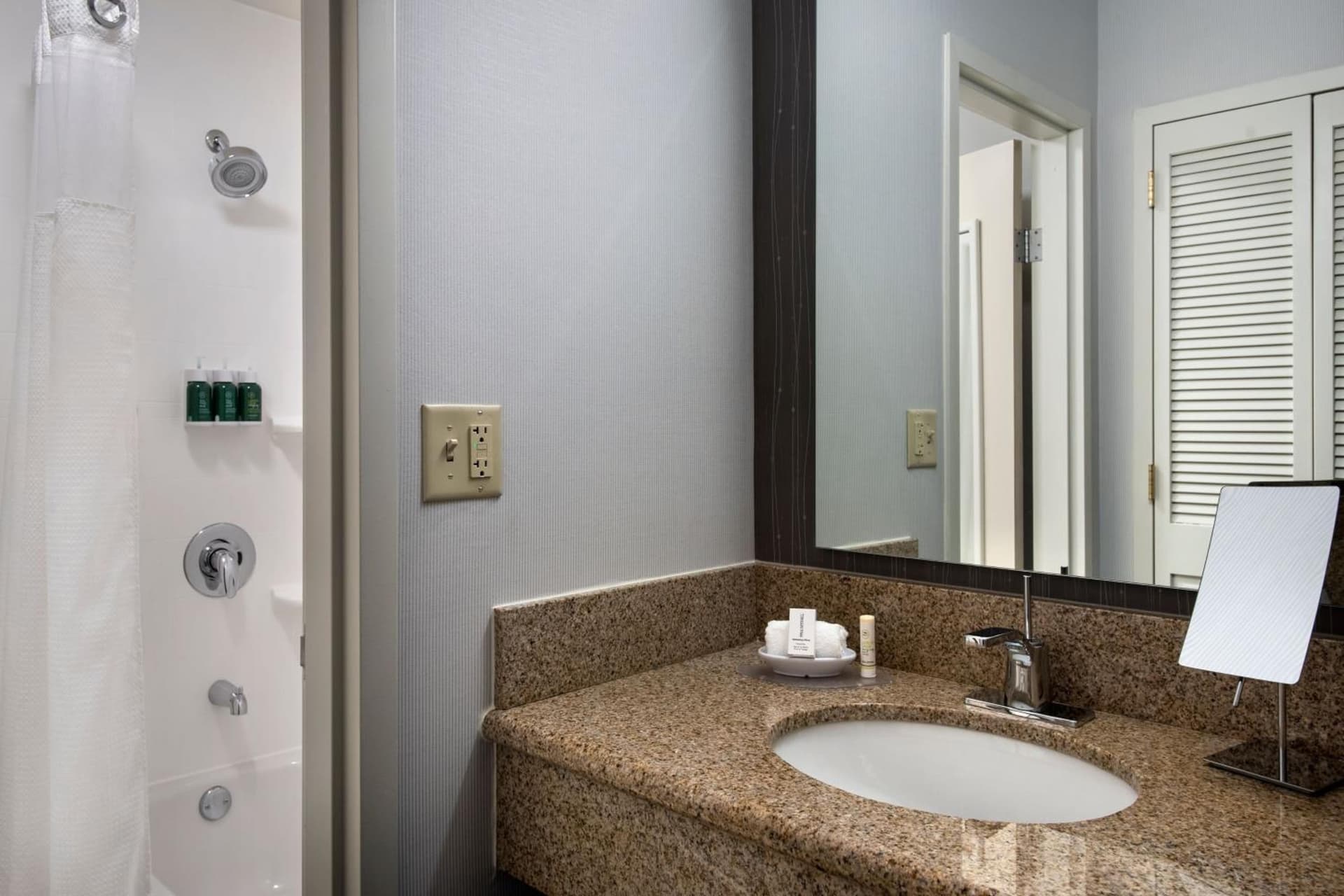 Courtyard by Marriott Mahwah gallery photo in Mahwah, NJ — image 8