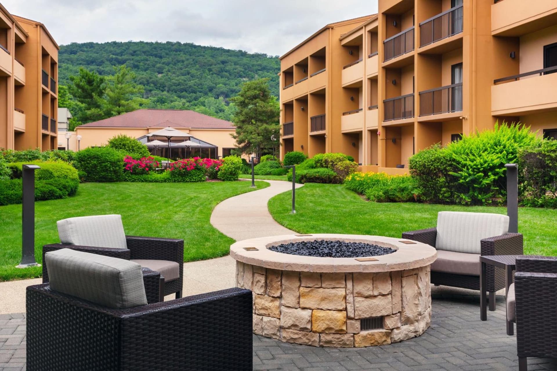 Courtyard by Marriott Mahwah gallery photo in Mahwah, NJ — image 24