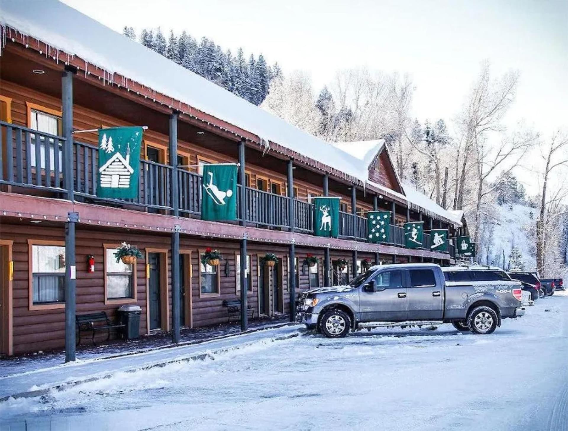 High Creek Lodge and Cabins interior in Pagosa Springs, CO — gallery photo 2