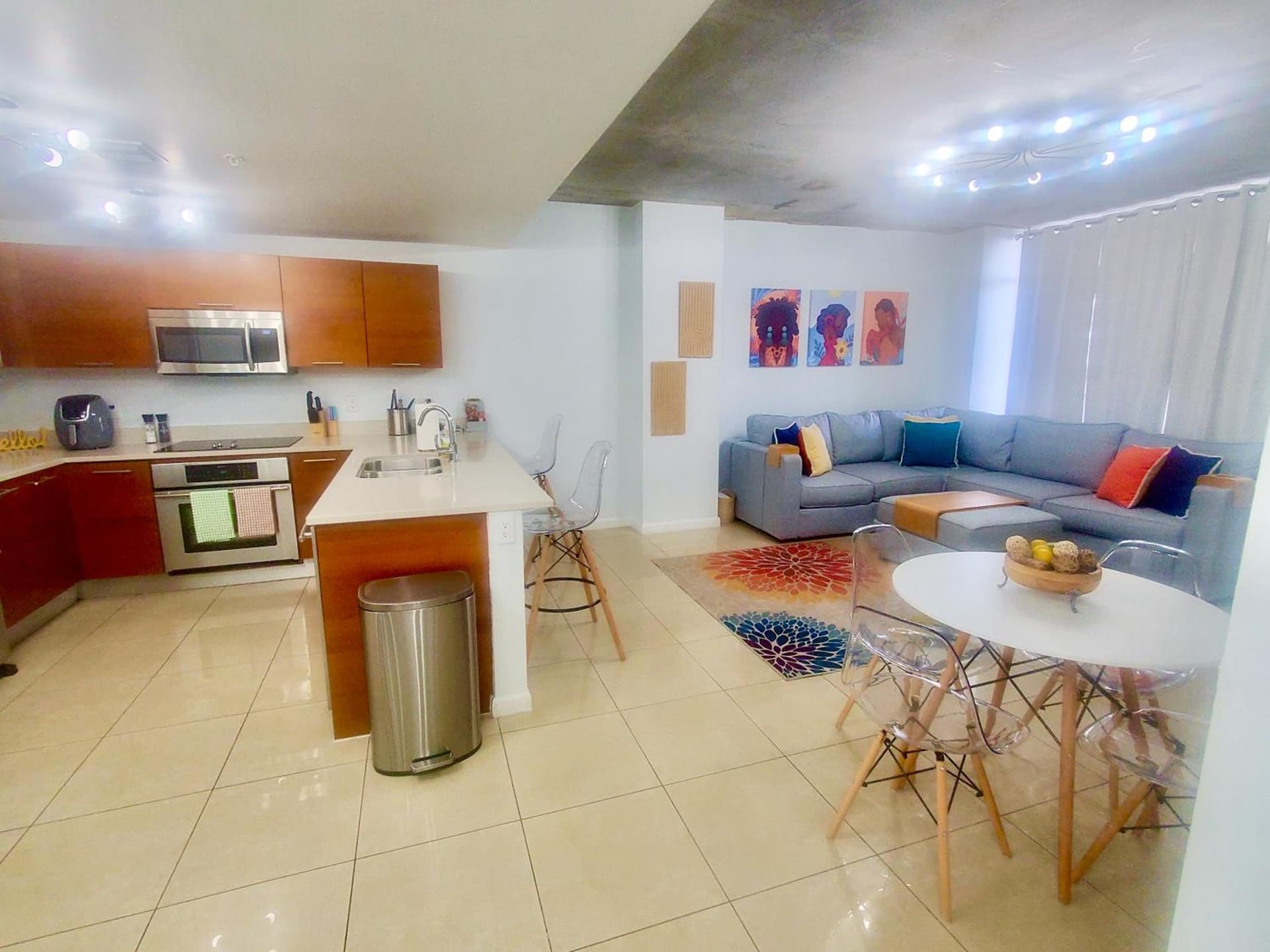 Beautiful 1BD 1BTH at Midblock FREE PARKING interior in Miami, FL — gallery photo 2