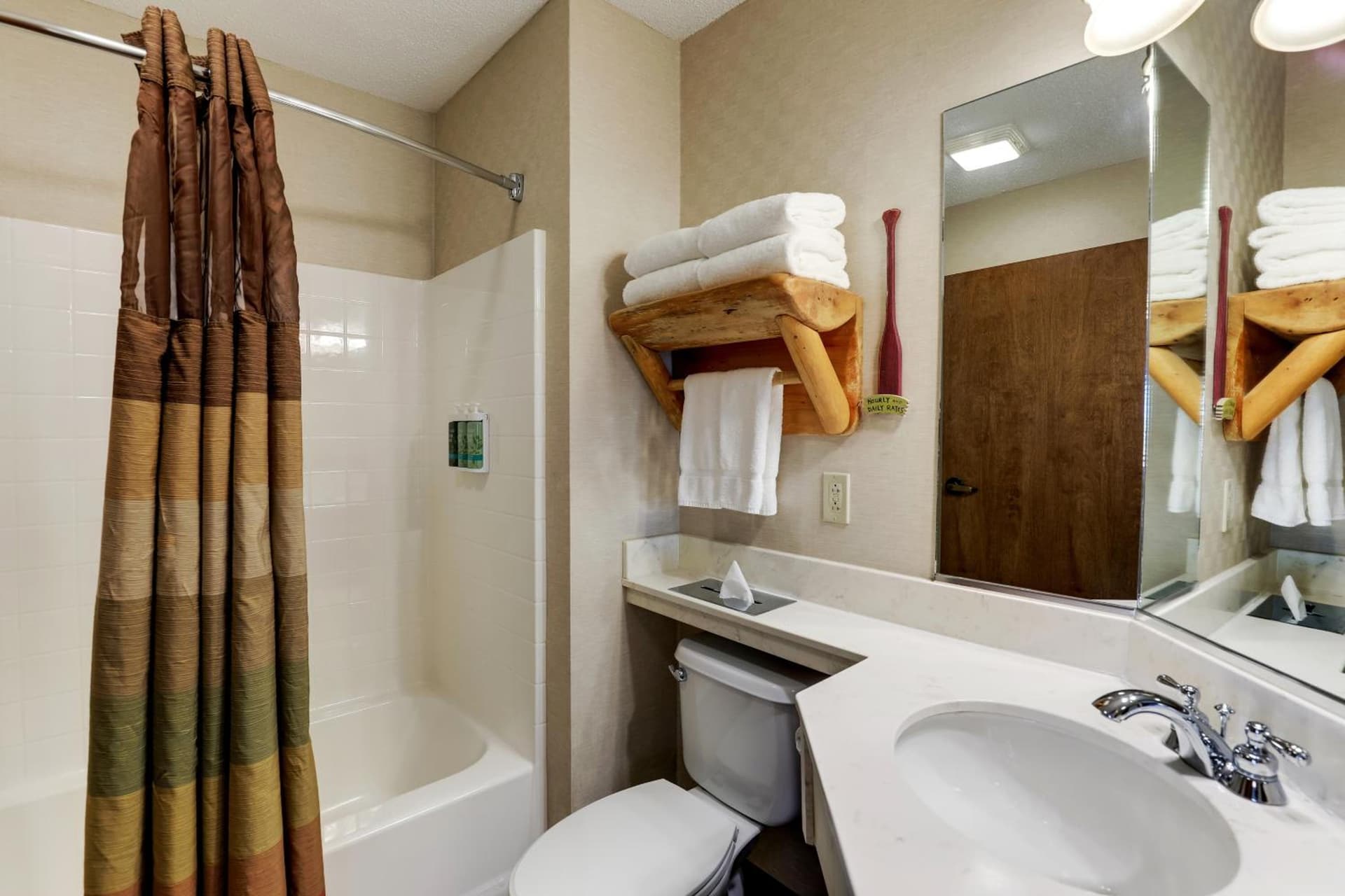 Stoney Creek Hotel Quad Cities - Moline interior in Moline, IL — gallery photo 2