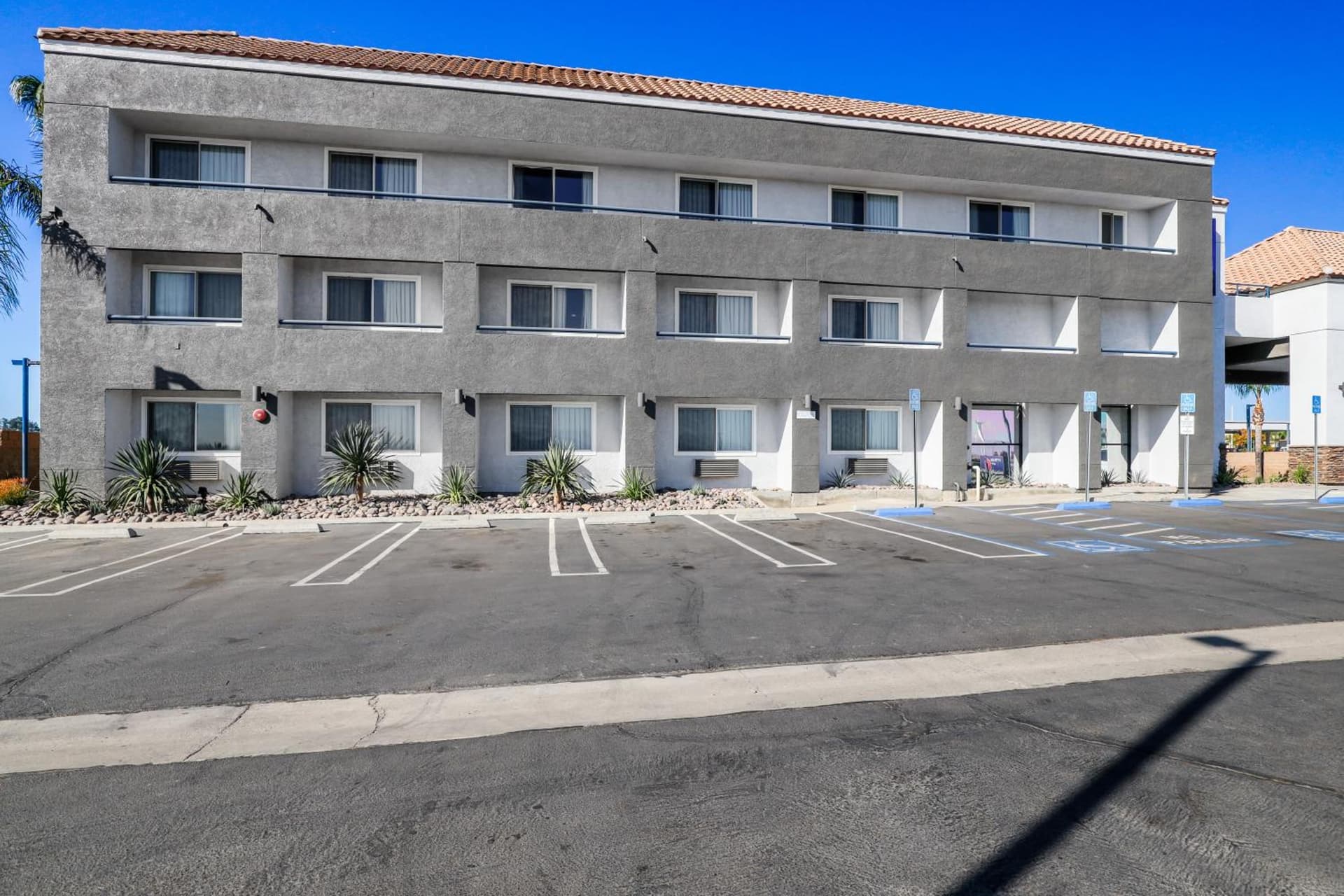 Studio 6 Suites Perris, CA gallery photo in Perris, CA — image 25