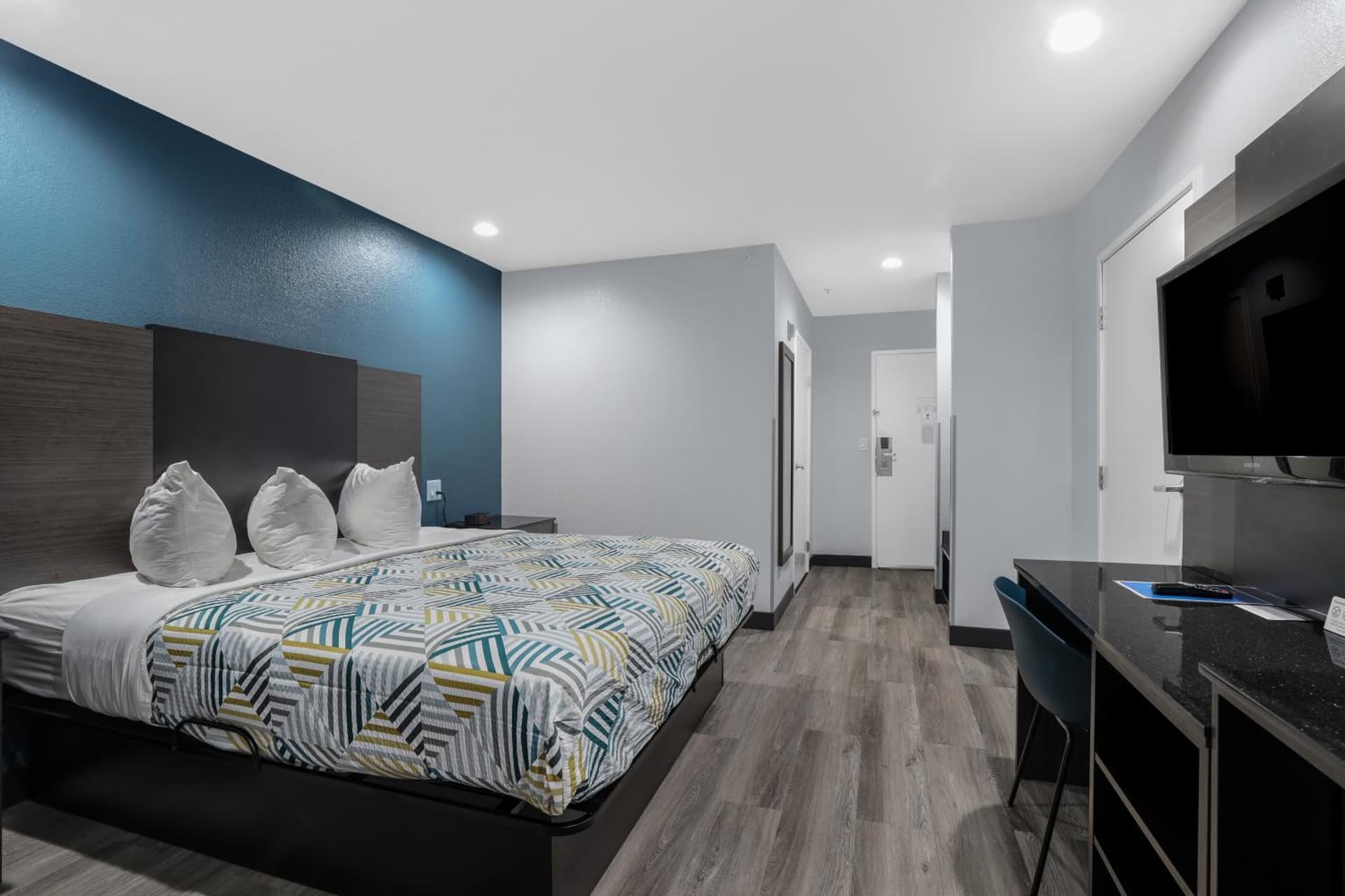 Studio 6 Suites Perris, CA gallery photo in Perris, CA — image 51