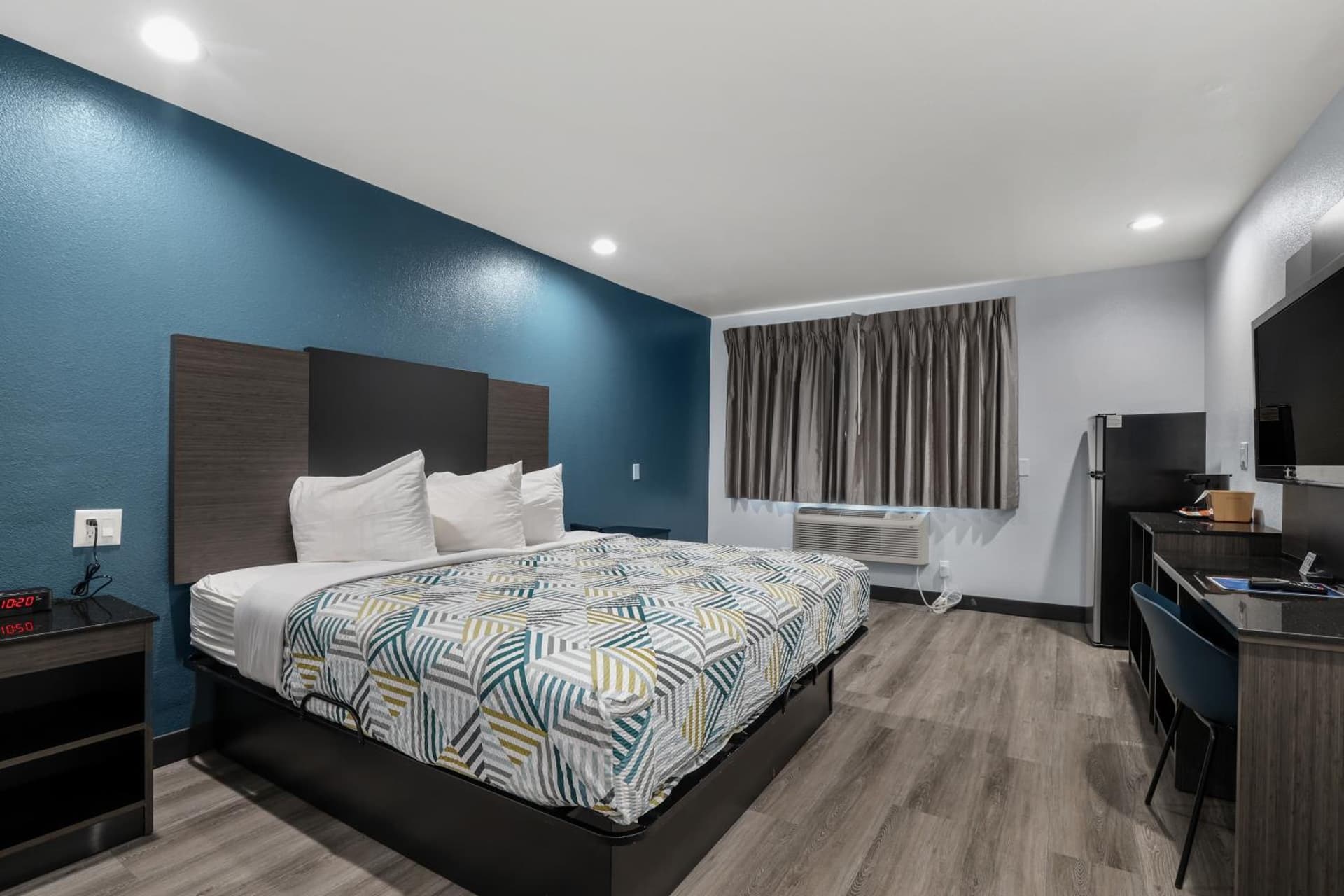 Studio 6 Suites Perris, CA gallery photo in Perris, CA — image 38