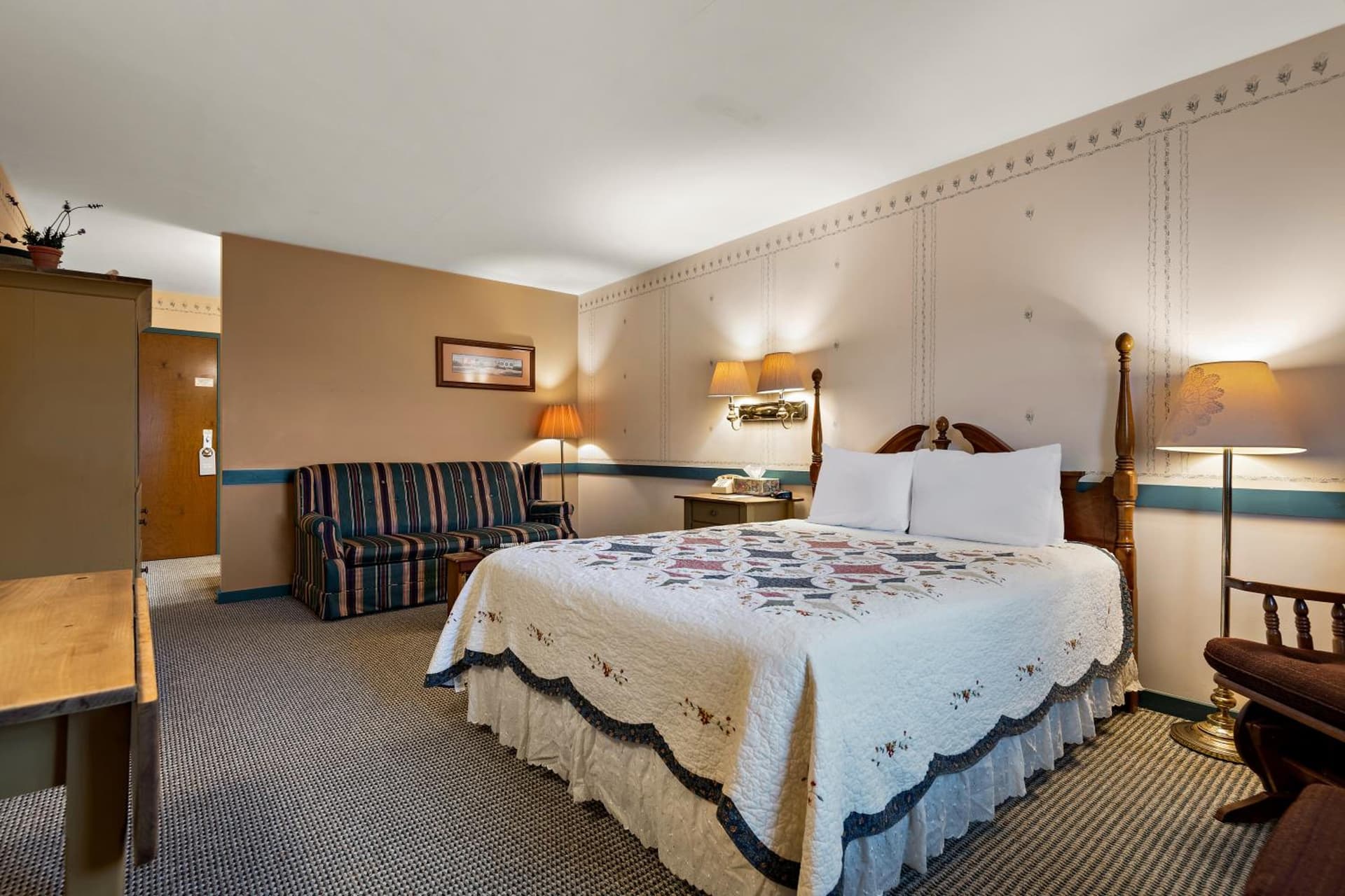 Country Living Inn gallery photo in Lancaster, PA — image 11