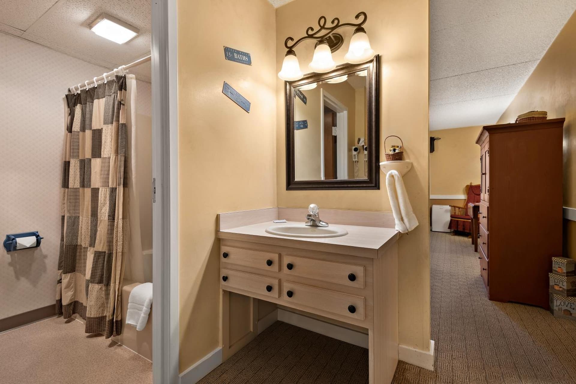 Country Living Inn gallery photo in Lancaster, PA — image 23