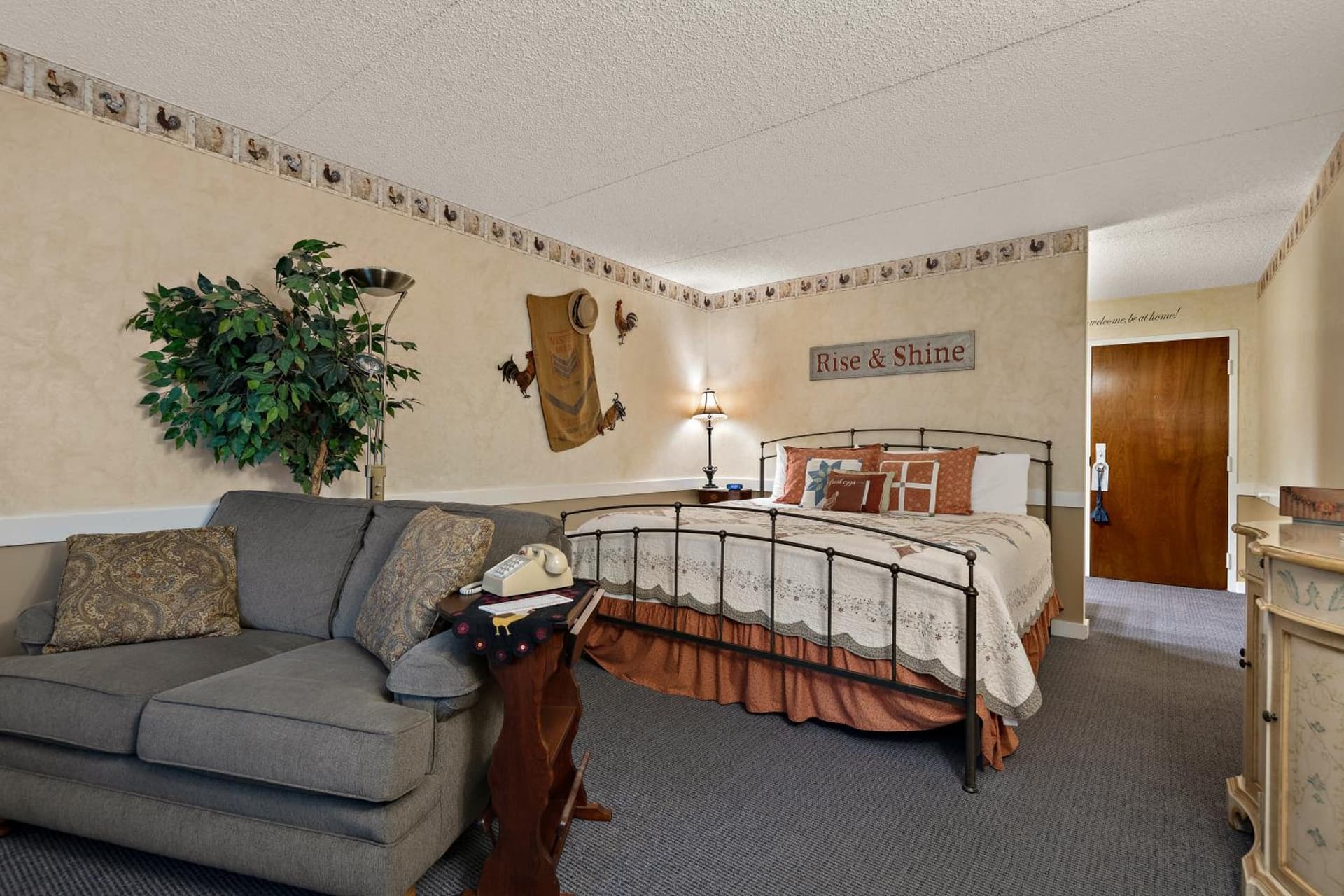 Country Living Inn gallery photo in Lancaster, PA — image 28