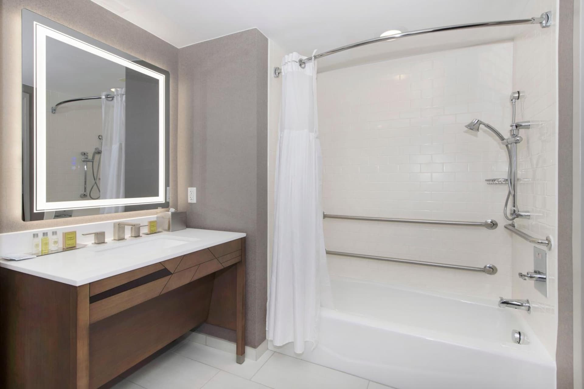 DoubleTree by Hilton Raleigh-Cary gallery photo in Cary, NC — image 18
