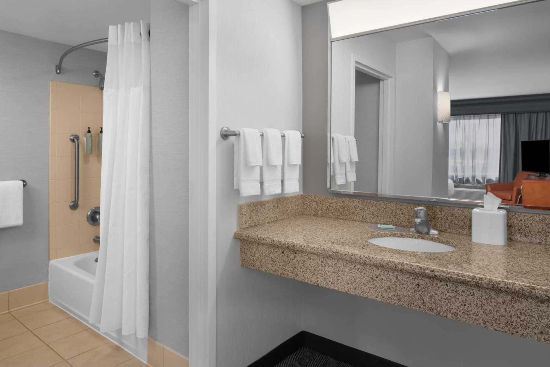 Courtyard by Marriott Phoenix West/Avondale gallery photo in Phoenix, AZ — image 7