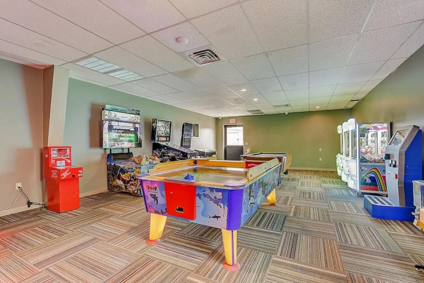 Destination Dells II at Tamarack Resort interior in Wisconsin Dells, WI — gallery photo 2