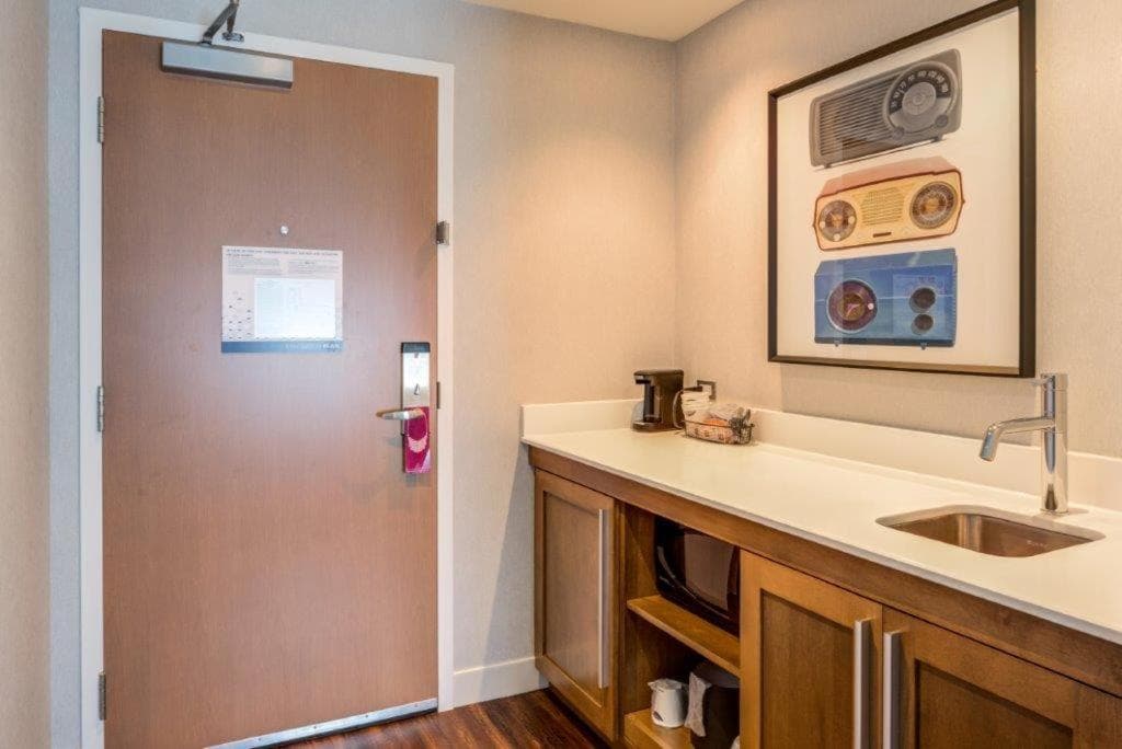 Hampton Inn & Suites Boston/Waltham gallery photo in Waltham, MA — image 35